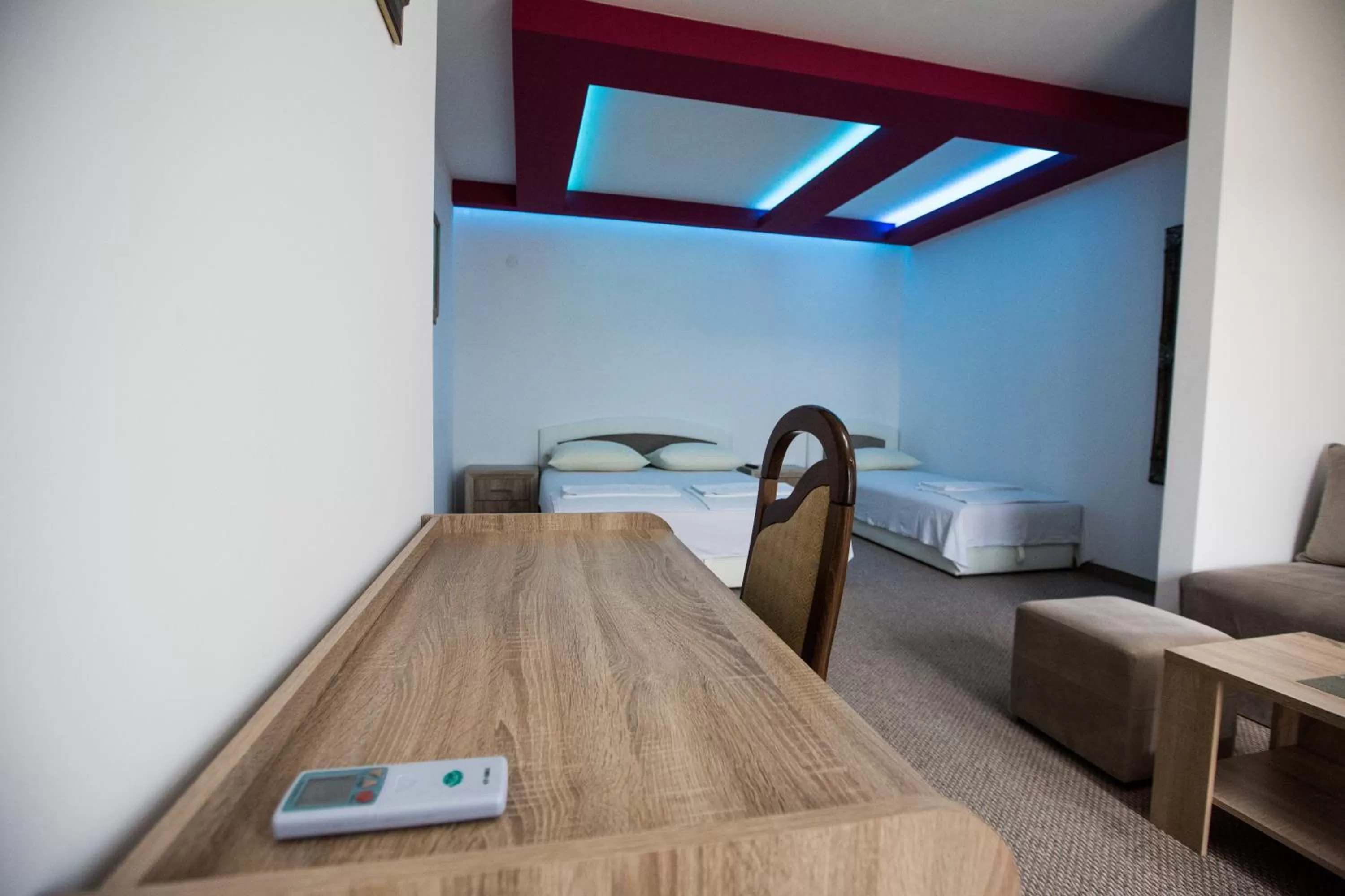 Photo of the whole room in Motel Aura