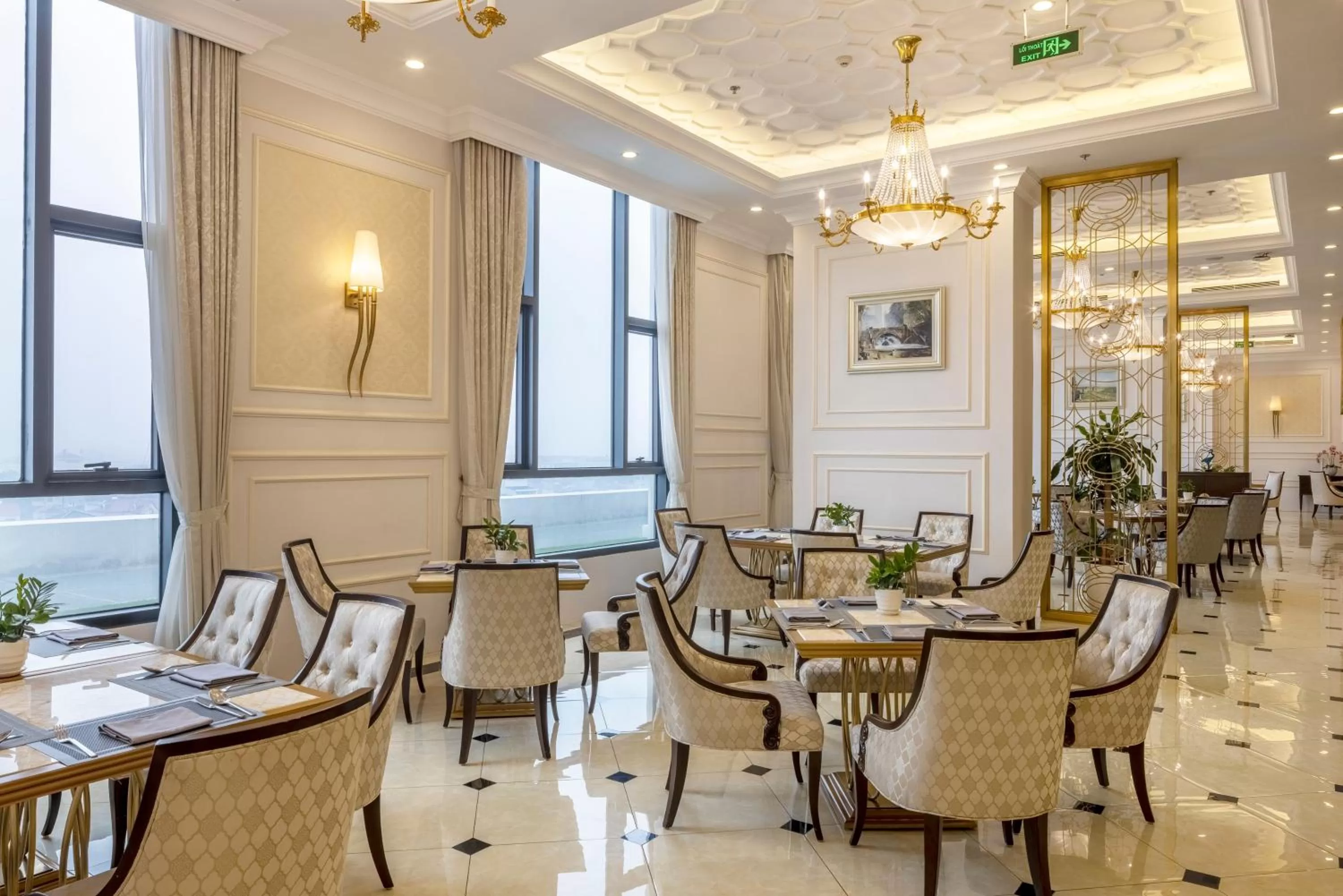 Lounge or bar in Meliá Vinpearl Phu Ly