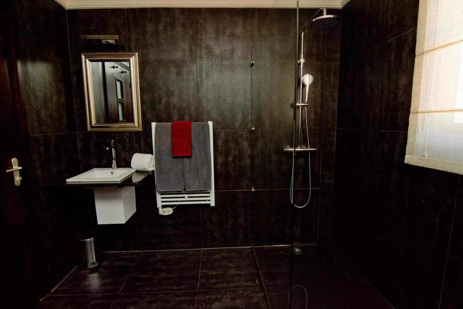 Bathroom in The Citizen