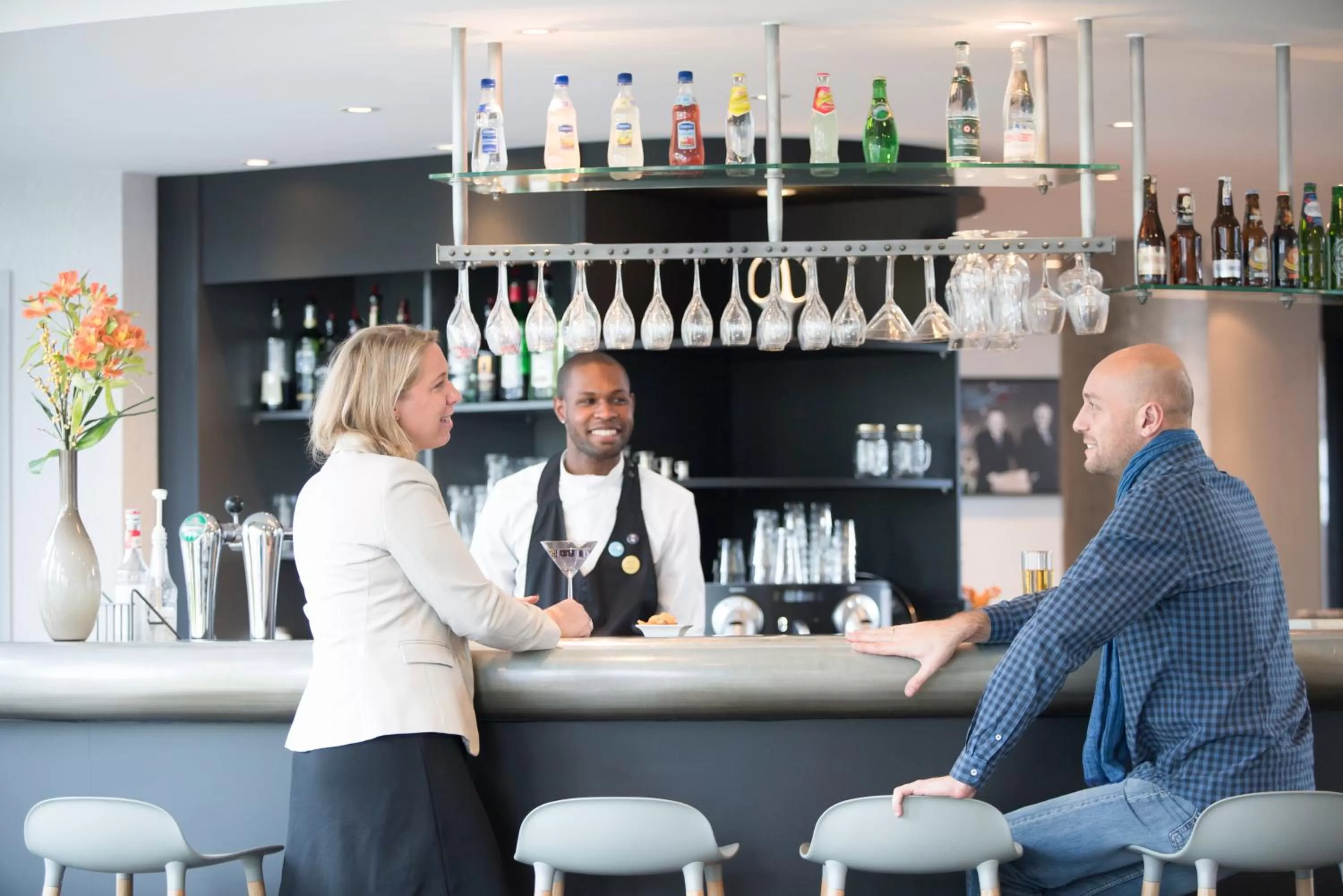 Lounge or bar in Novotel Suites Lille Europe