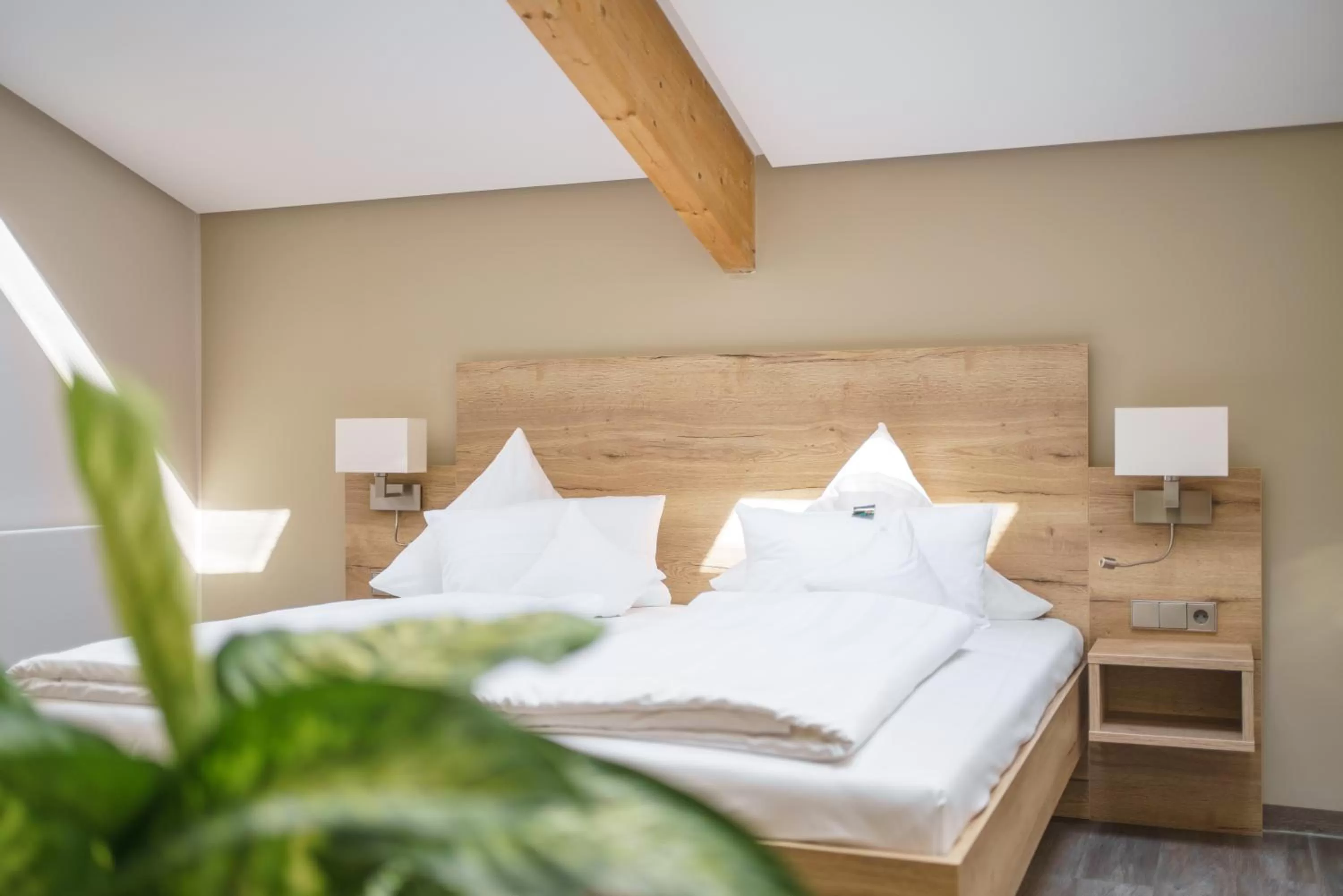 Bed in Hotel Forsthaus Grüna Betreibergesellschaft mbH