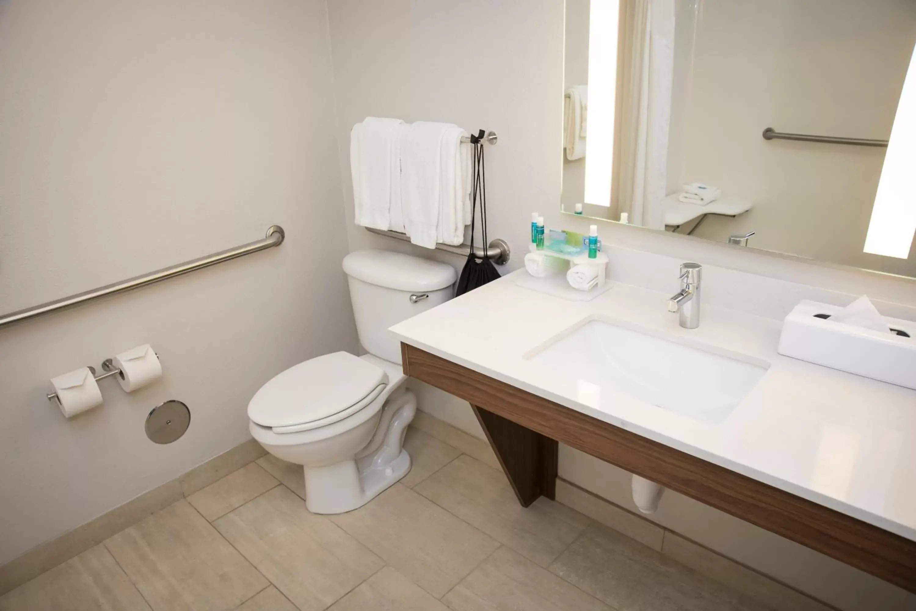 King Room - Non-Smoking in Holiday Inn Express Hotel & Suites Lexington-Downtown University, an IHG Hotel King Room - Non-Smoking in Holiday Inn Express Hotel & Suites Lexington-Downtown University, an IHG Hotel