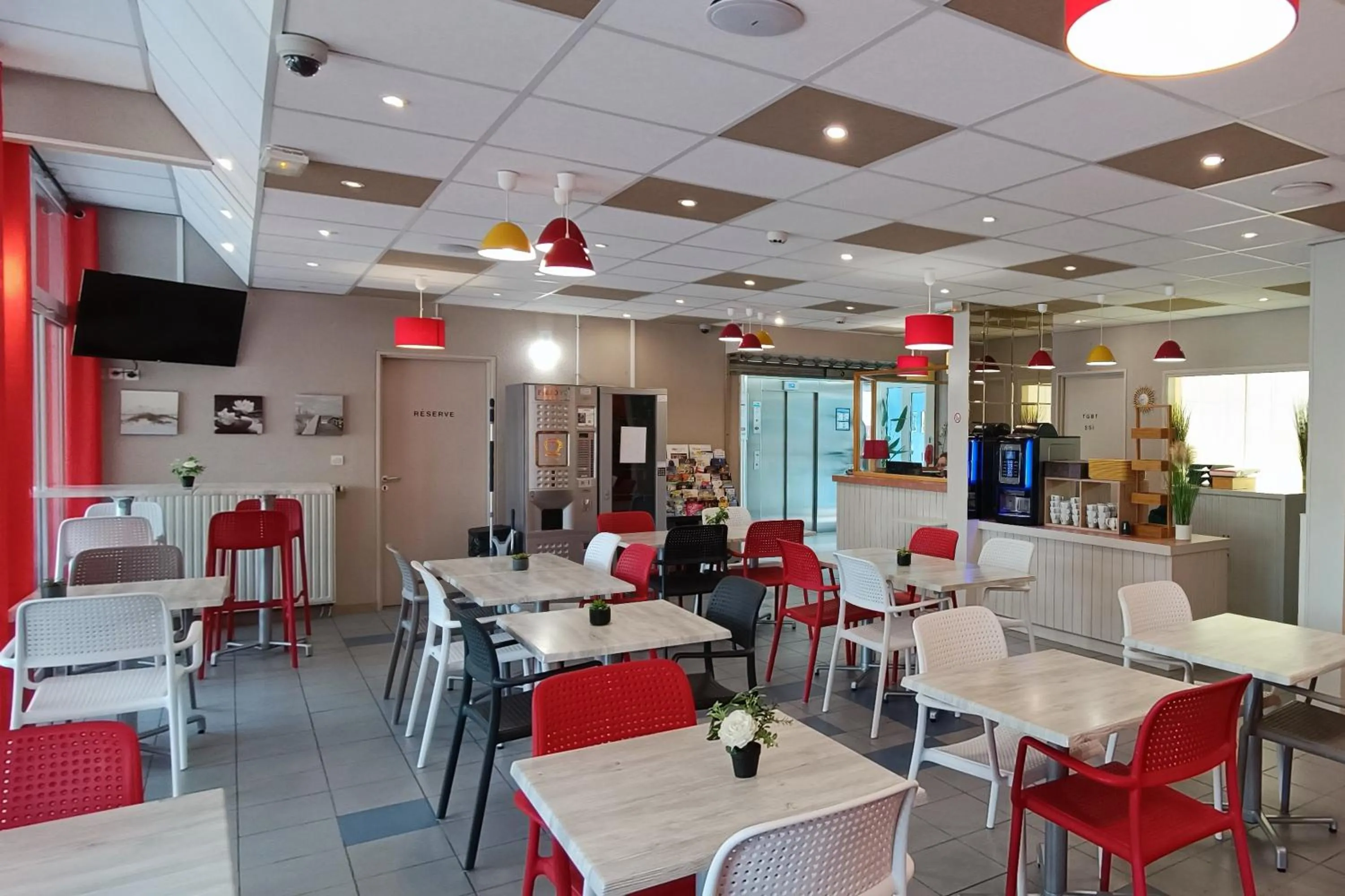 Breakfast in The Originals Access, Hôtel les Iris, Berck-sur-Mer