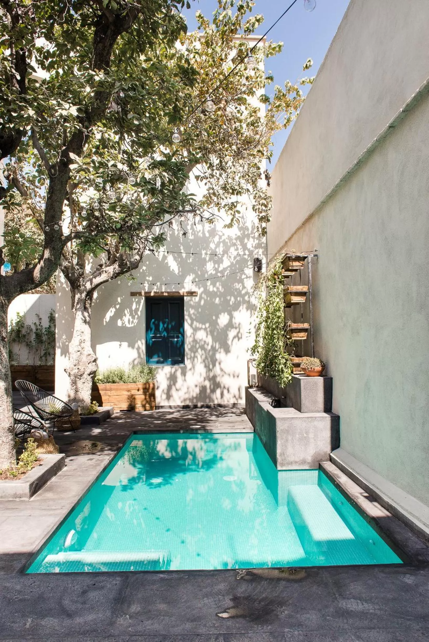 Swimming pool in Antigua Trece Hotel Fusión & SPA