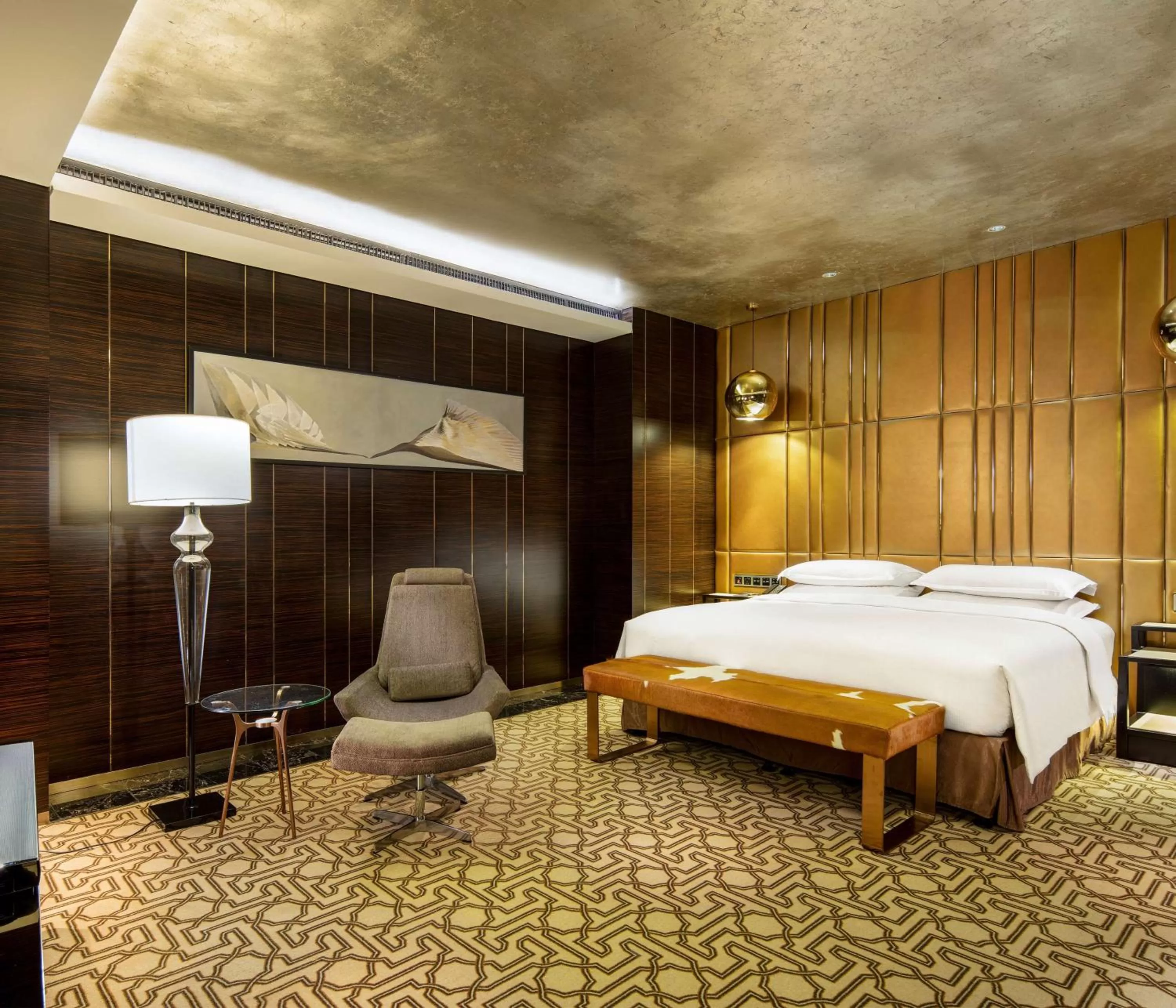 Bed in Hilton Shenzhen Futian