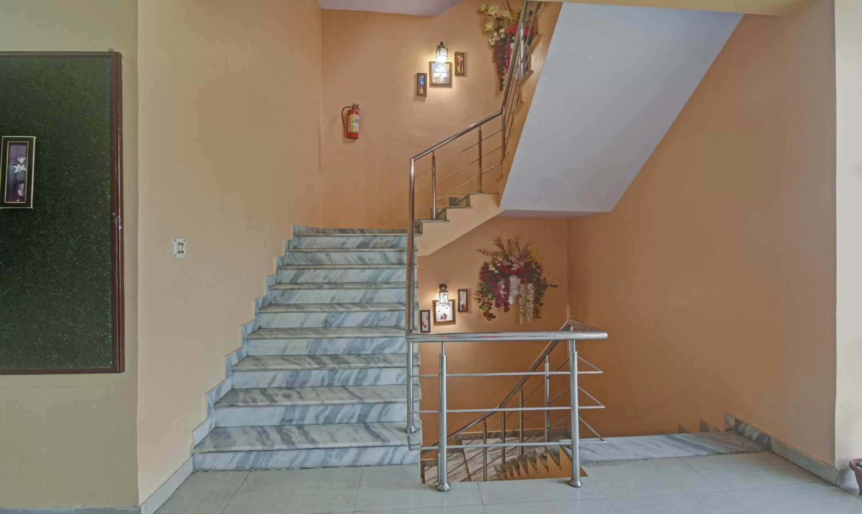 Lobby or reception in Treebo New Rockwell Vivek Vihar