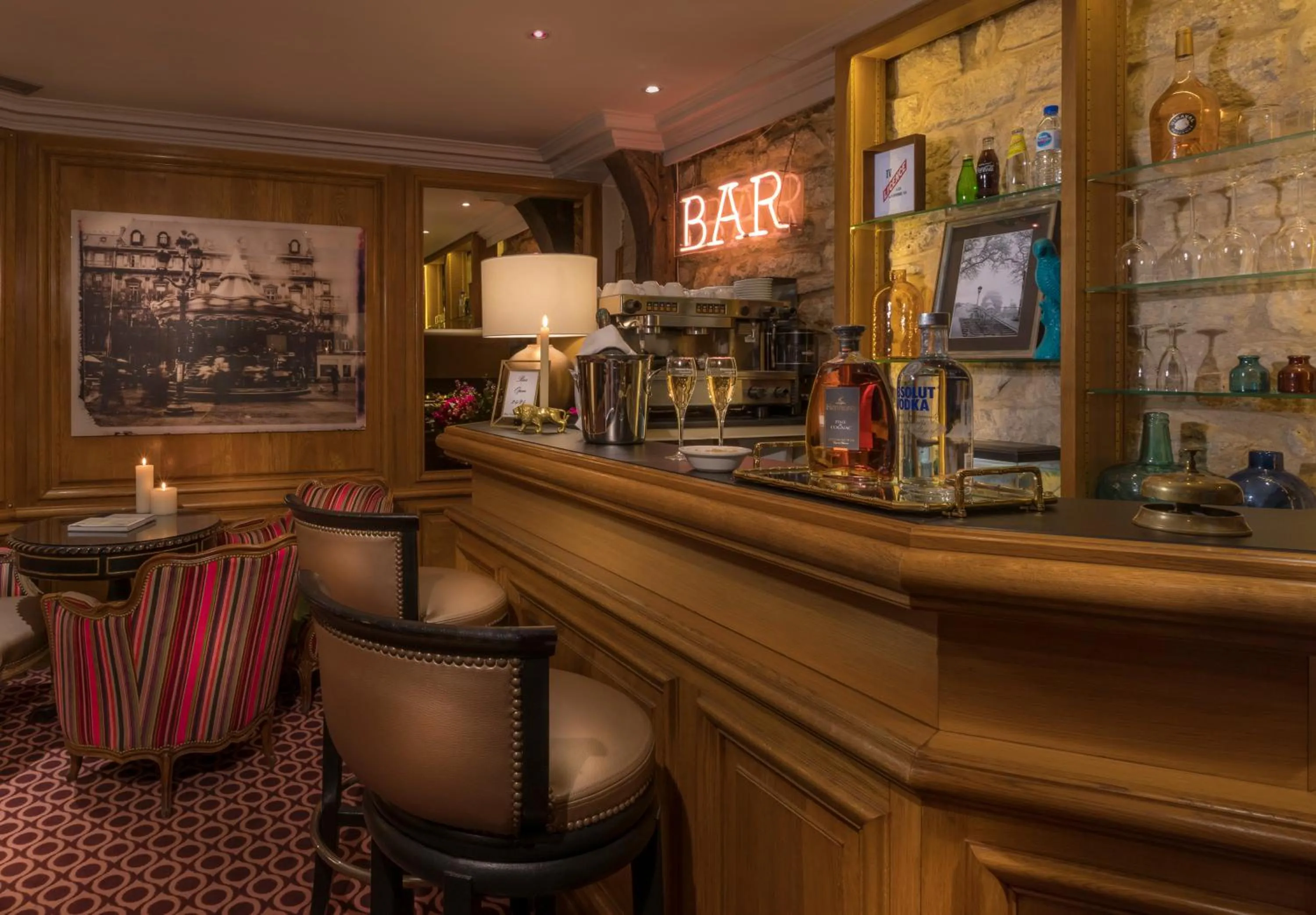 Lounge or bar in Dauphine Saint Germain