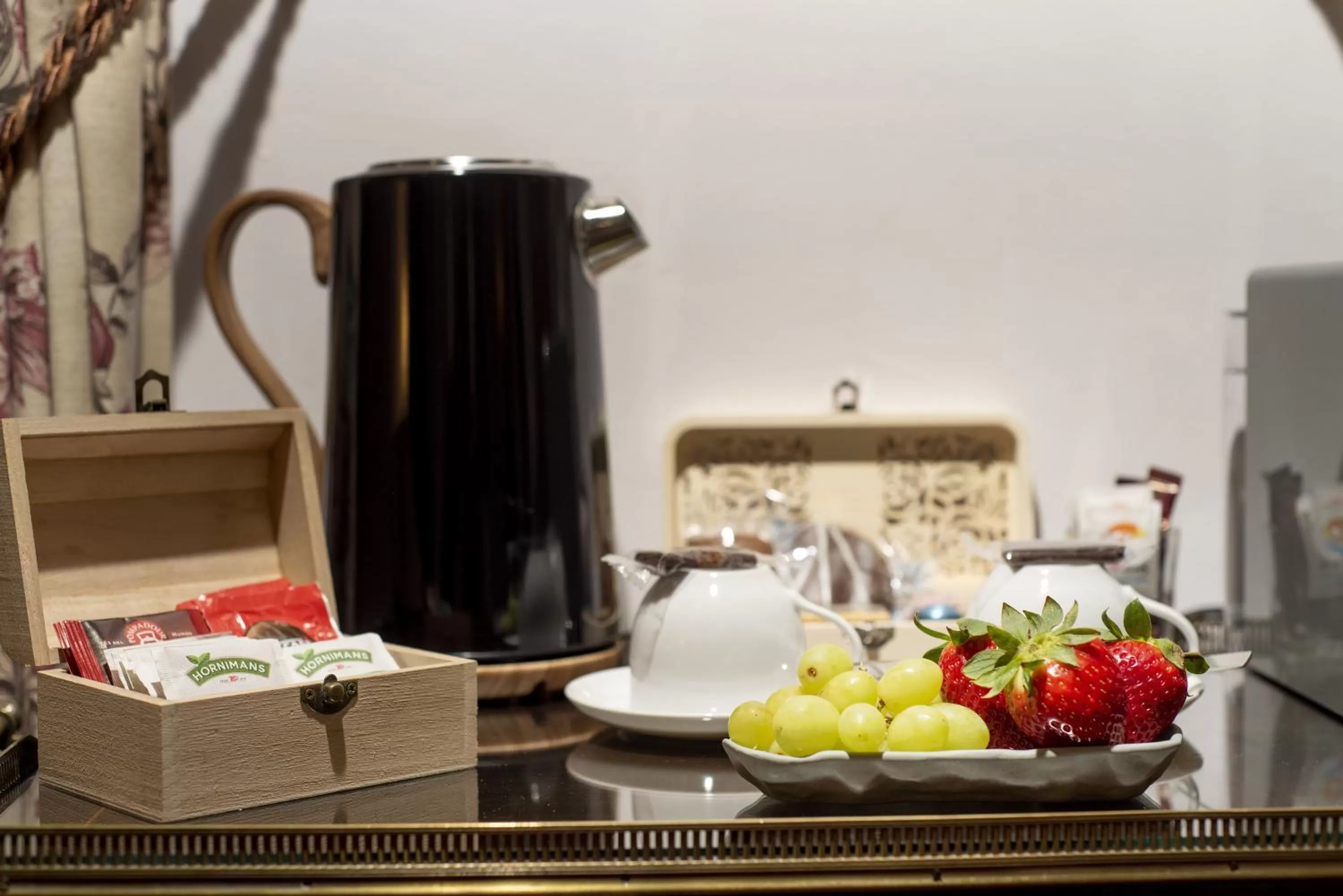 Coffee/tea facilities in La Llave de la Judería Hotel Boutique