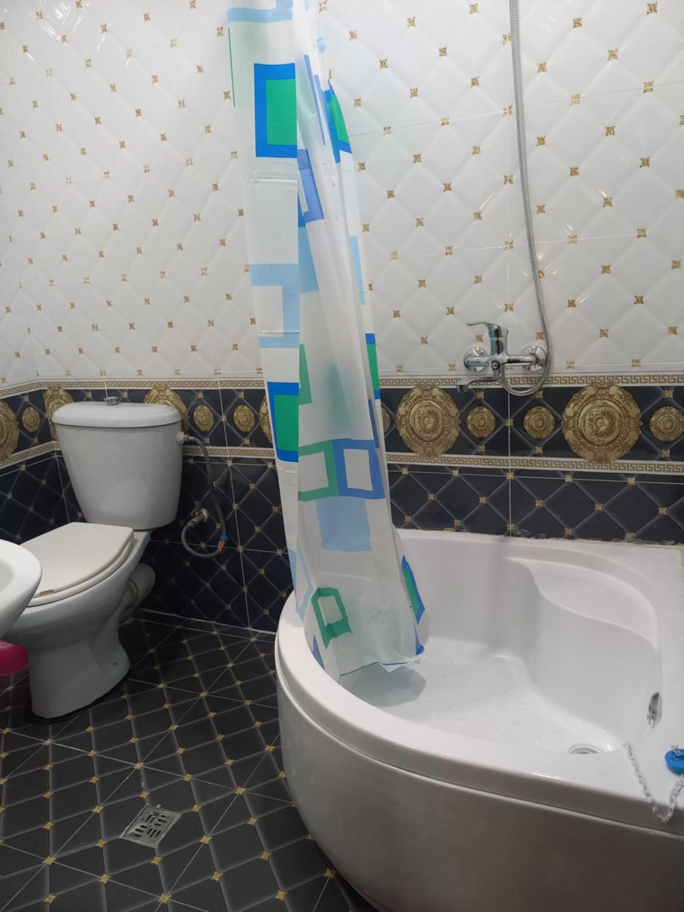 Bathroom in B&B Bahodir