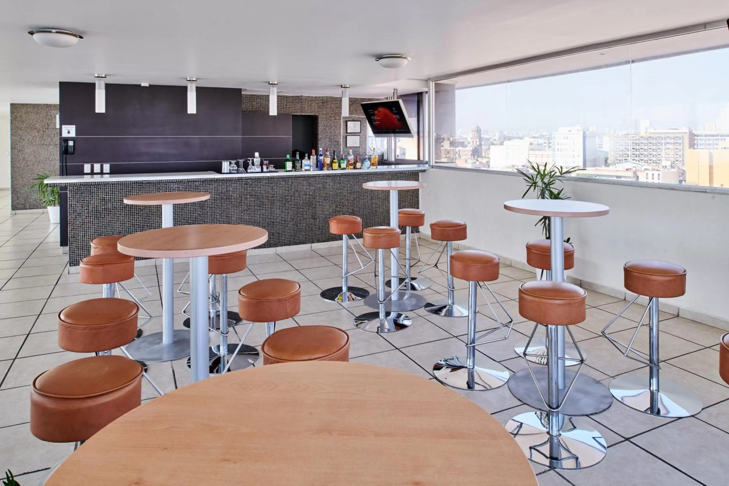 Swimming pool in Best Western Plus Gran Hotel Centro Historico