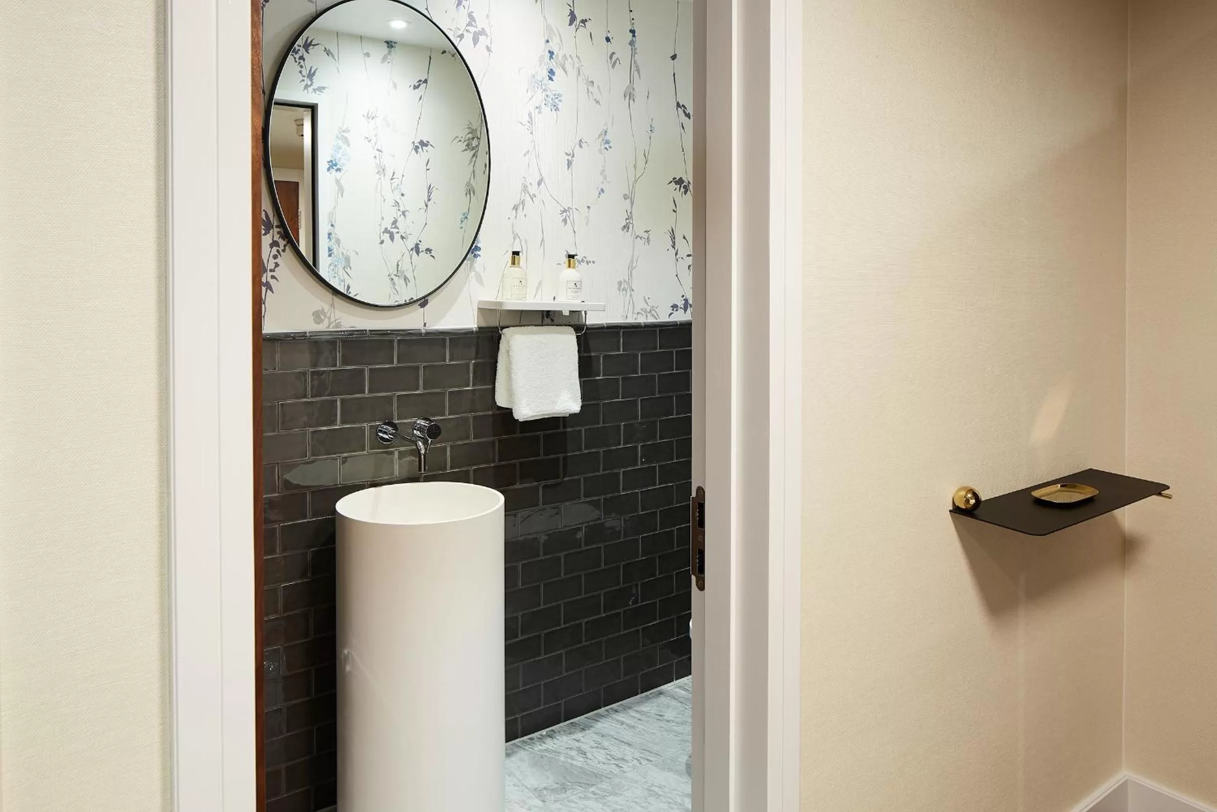 Bathroom in Cheval Gloucester Park at Kensington