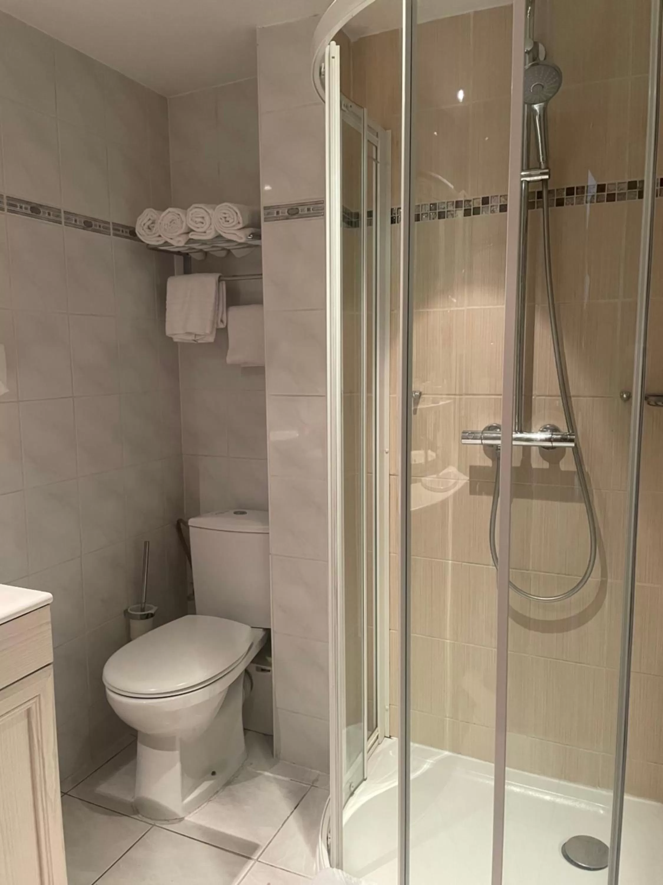 Bathroom in Hôtel Sainte Odile