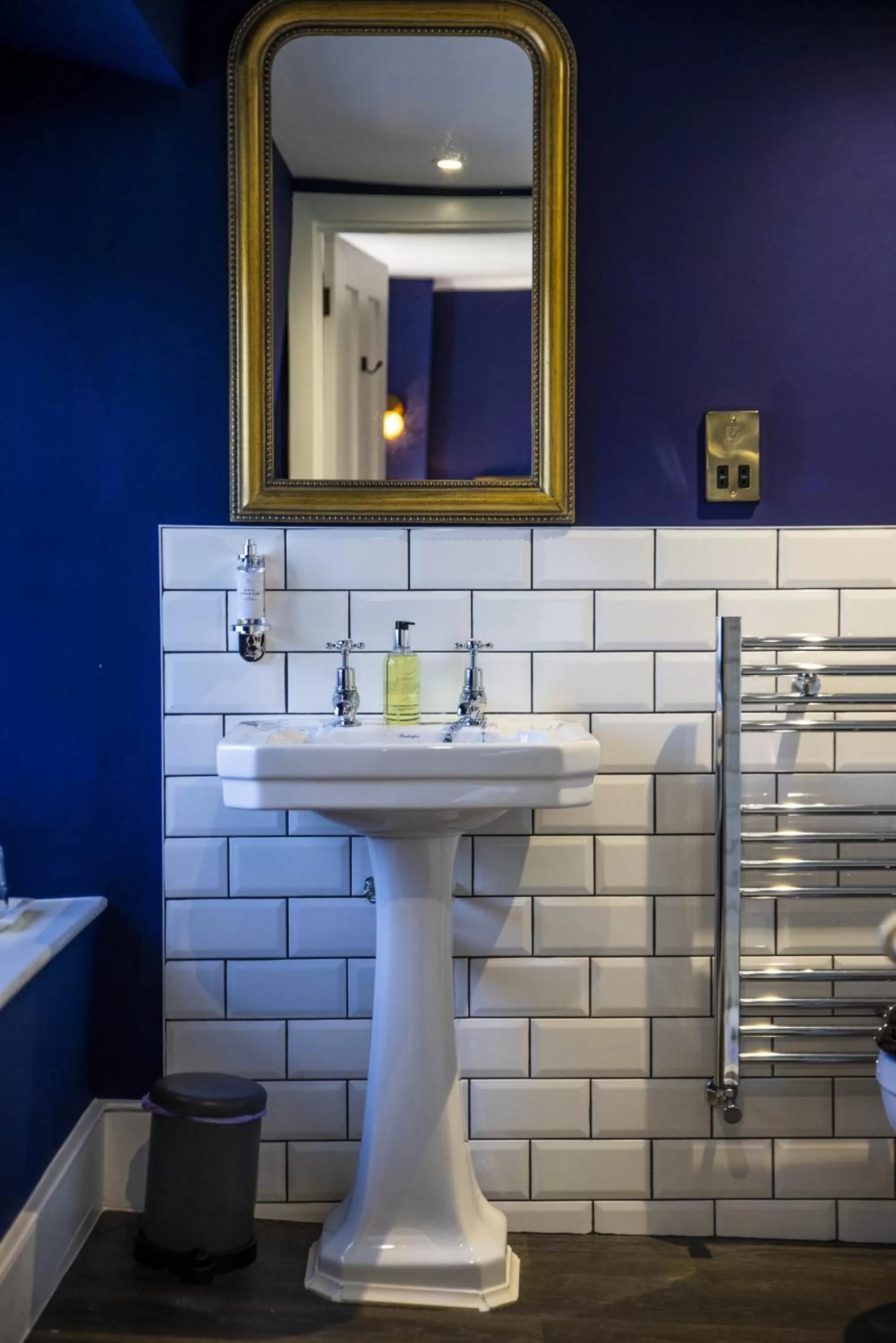 Bathroom in Church House Inn, Churchstow