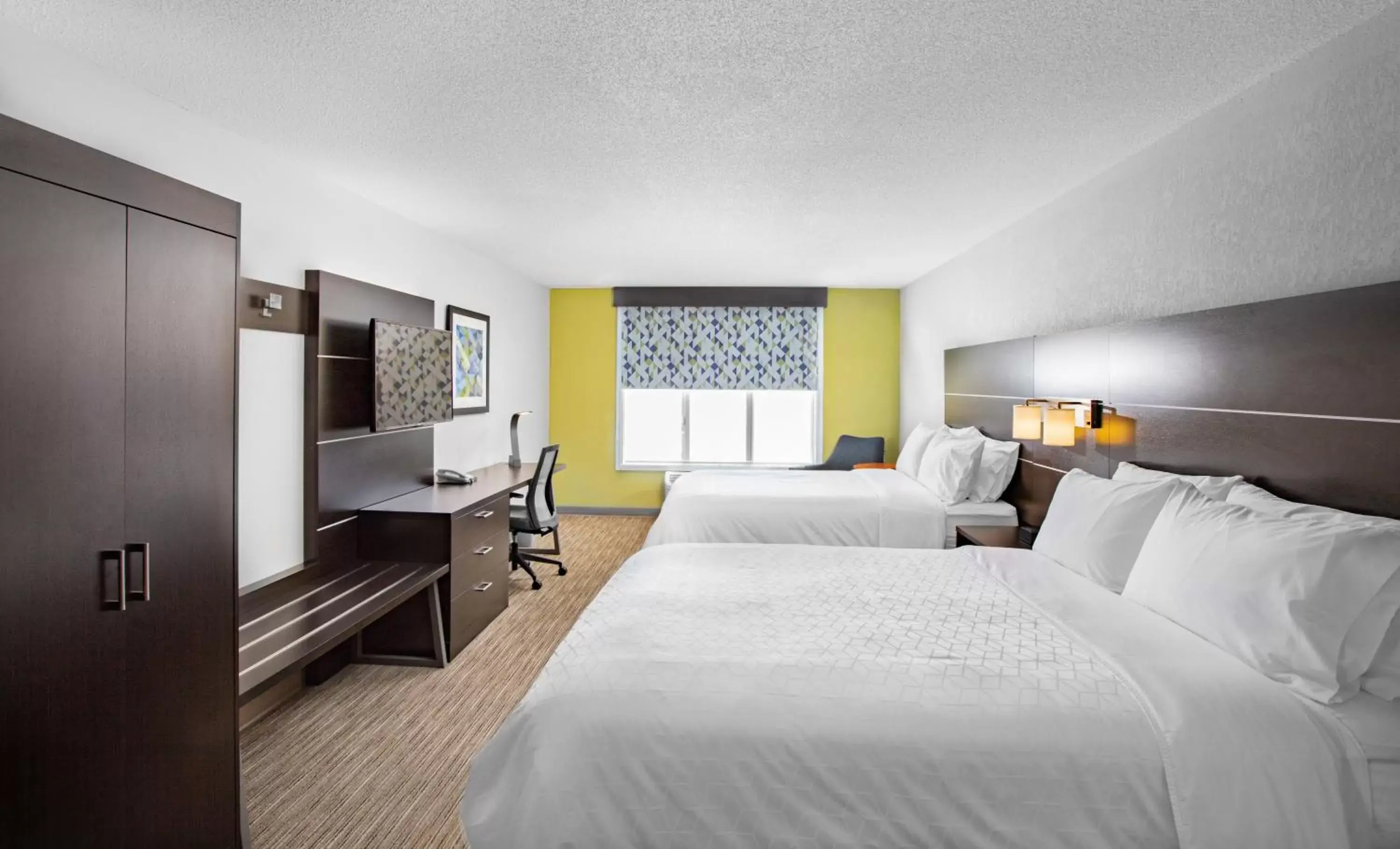 Standard Queen Room with Two Queen Beds in Holiday Inn Express Hotel & Suites Altoona-Des Moines by IHG Standard Queen Room with Two Queen Beds in Holiday Inn Express Hotel & Suites Altoona-Des Moines by IHG