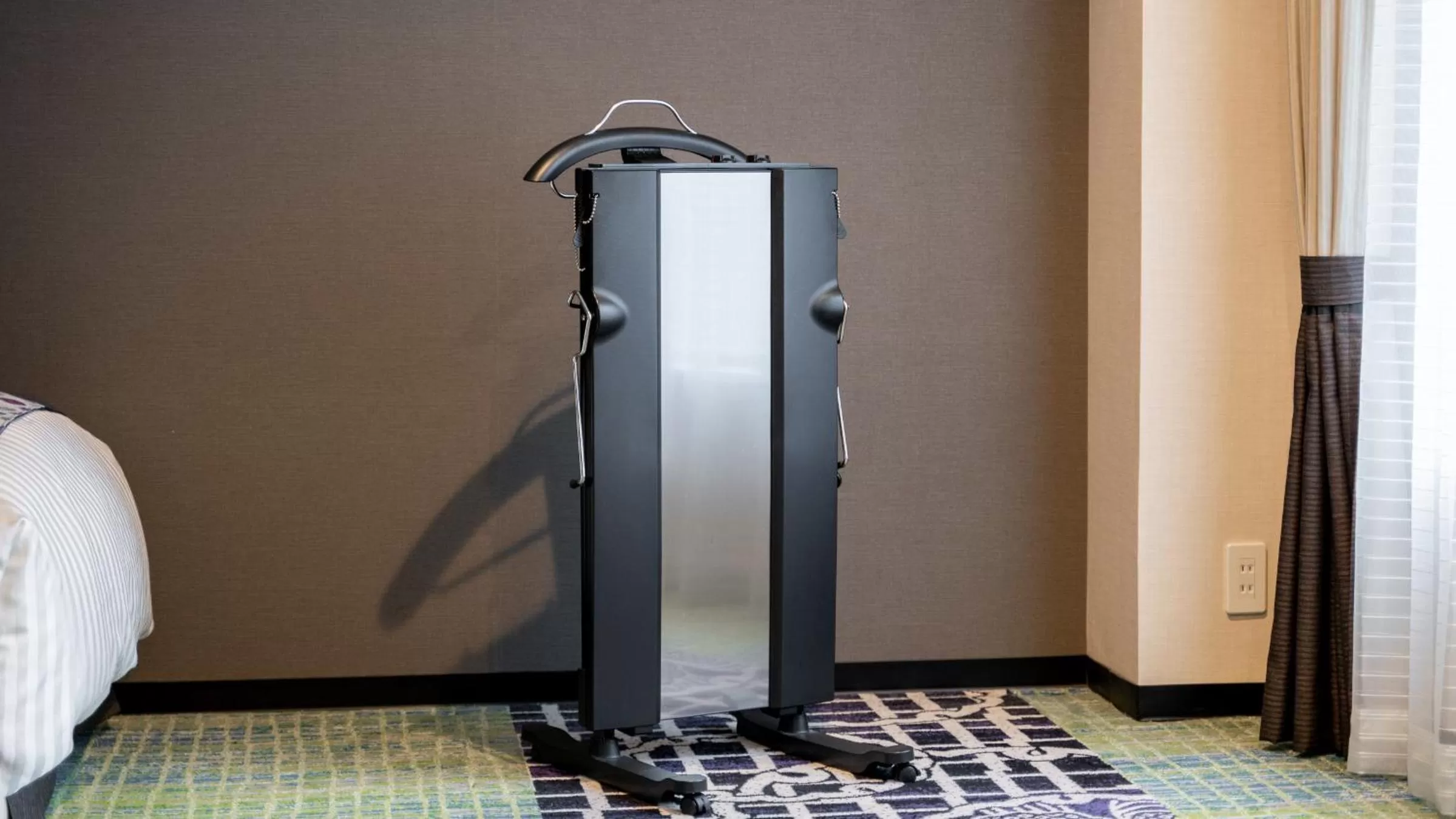 trouser press in New Otani Inn Sapporo