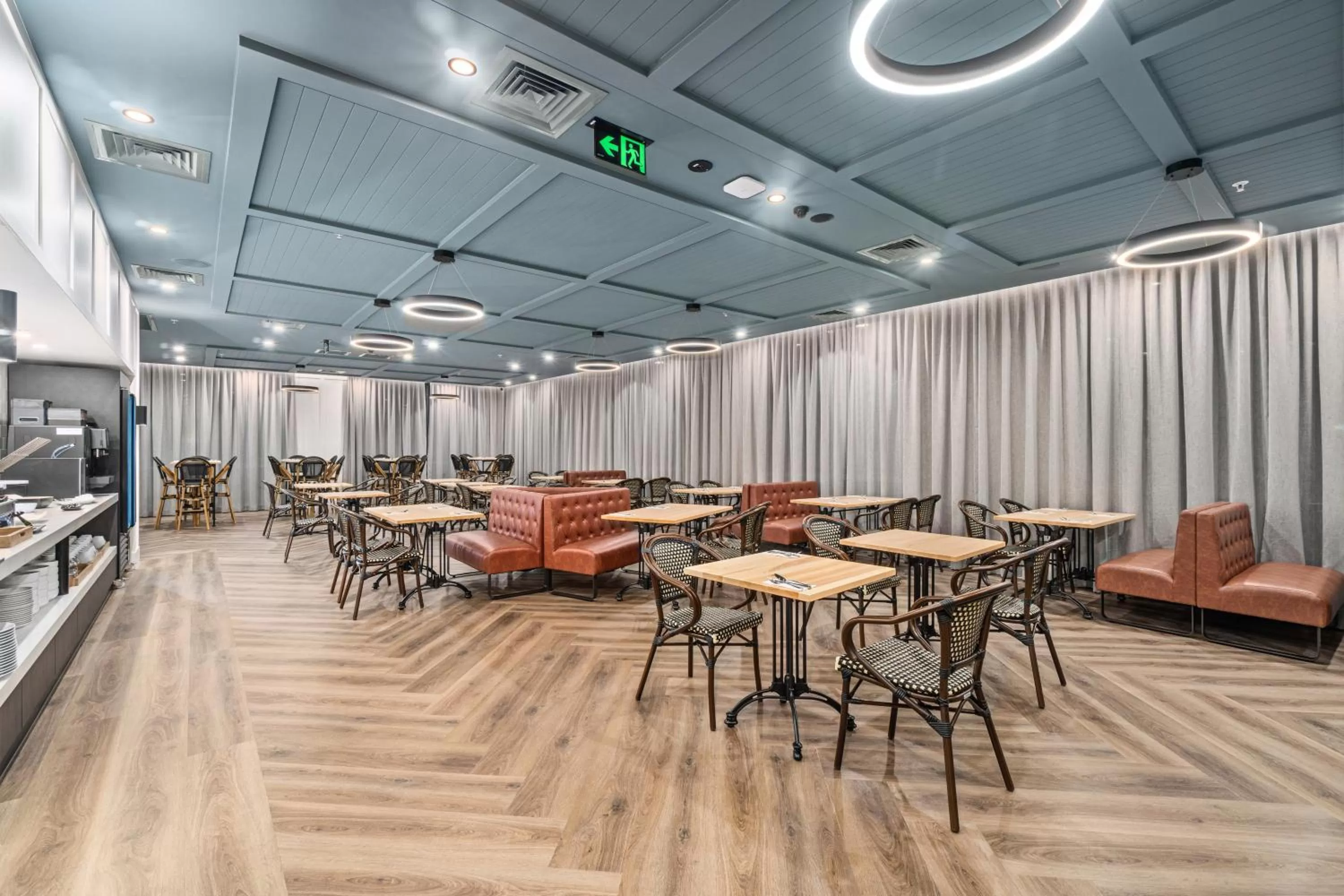 Restaurant/places to eat in Mercure Pakenham