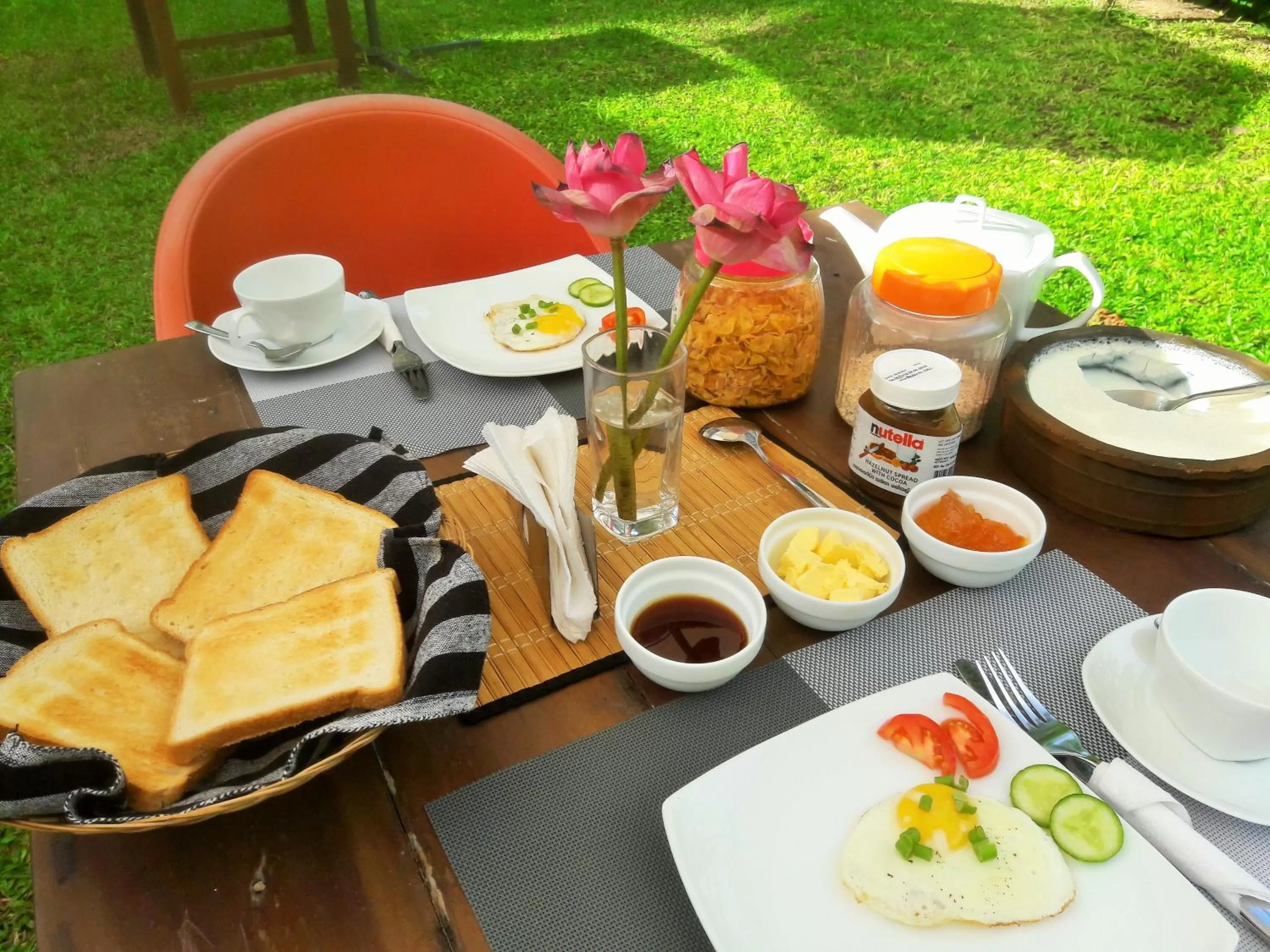 Continental breakfast, Breakfast in SriMany