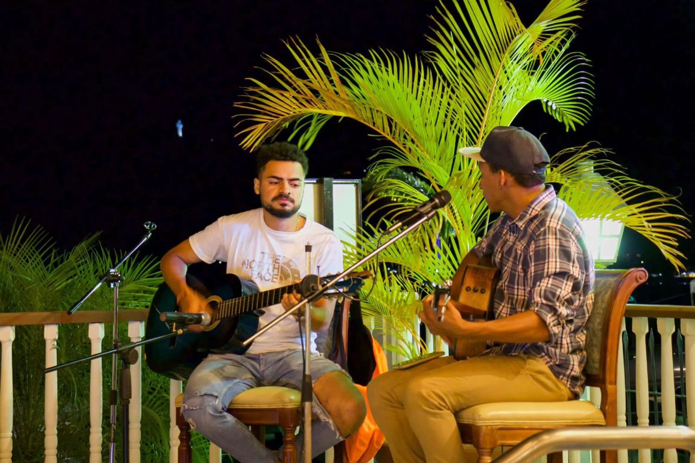 People in Hotel Victoriano