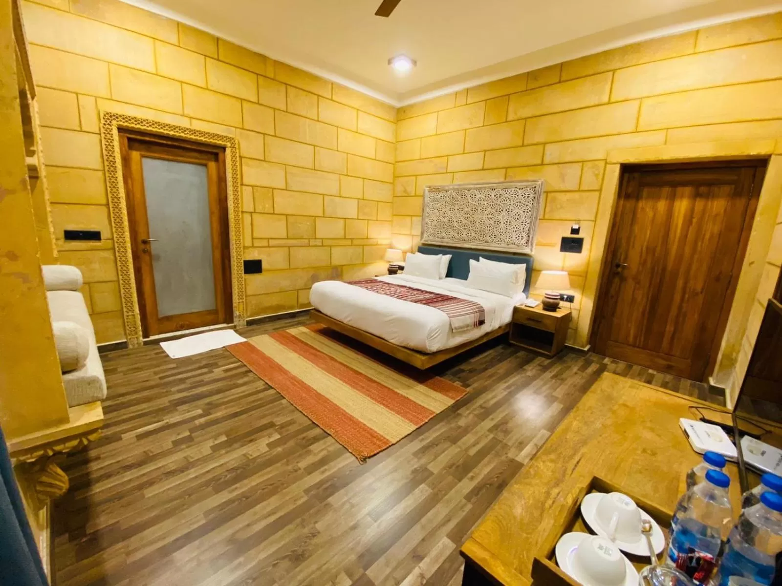 Bedroom, Bed in Hotel Grand Khalifa