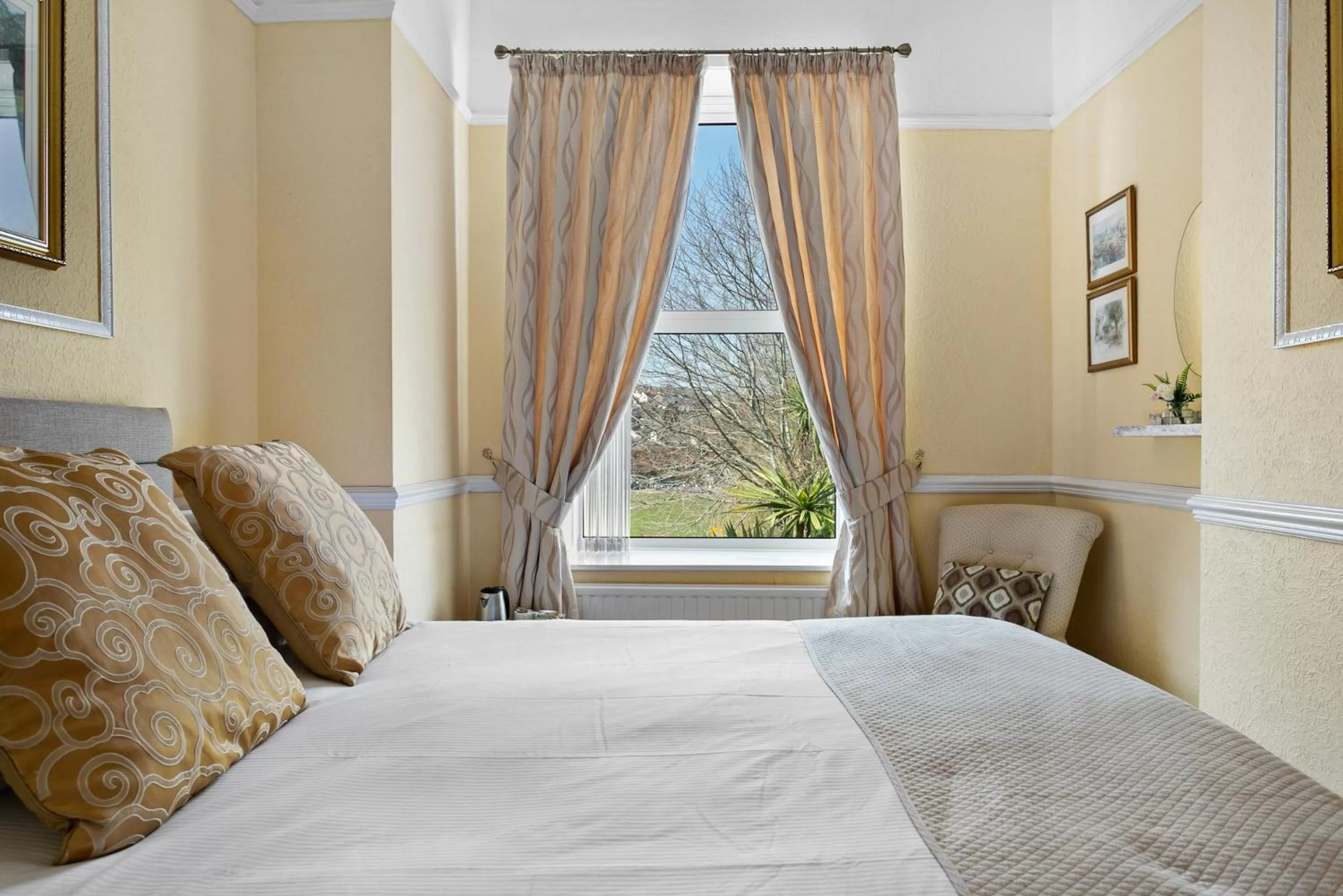 Bedroom, Bed in Melba House