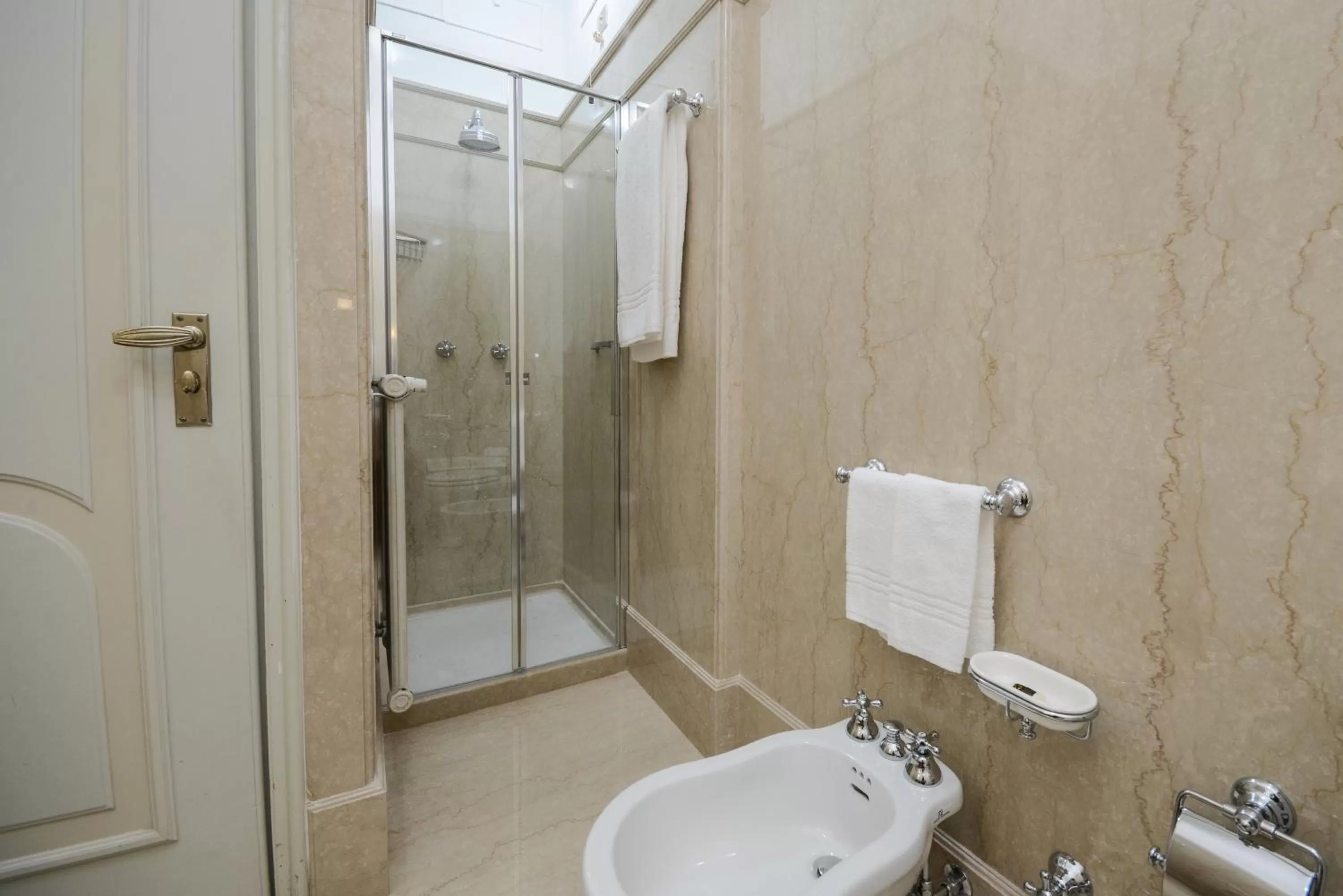 Bathroom in Hotel Vittoria