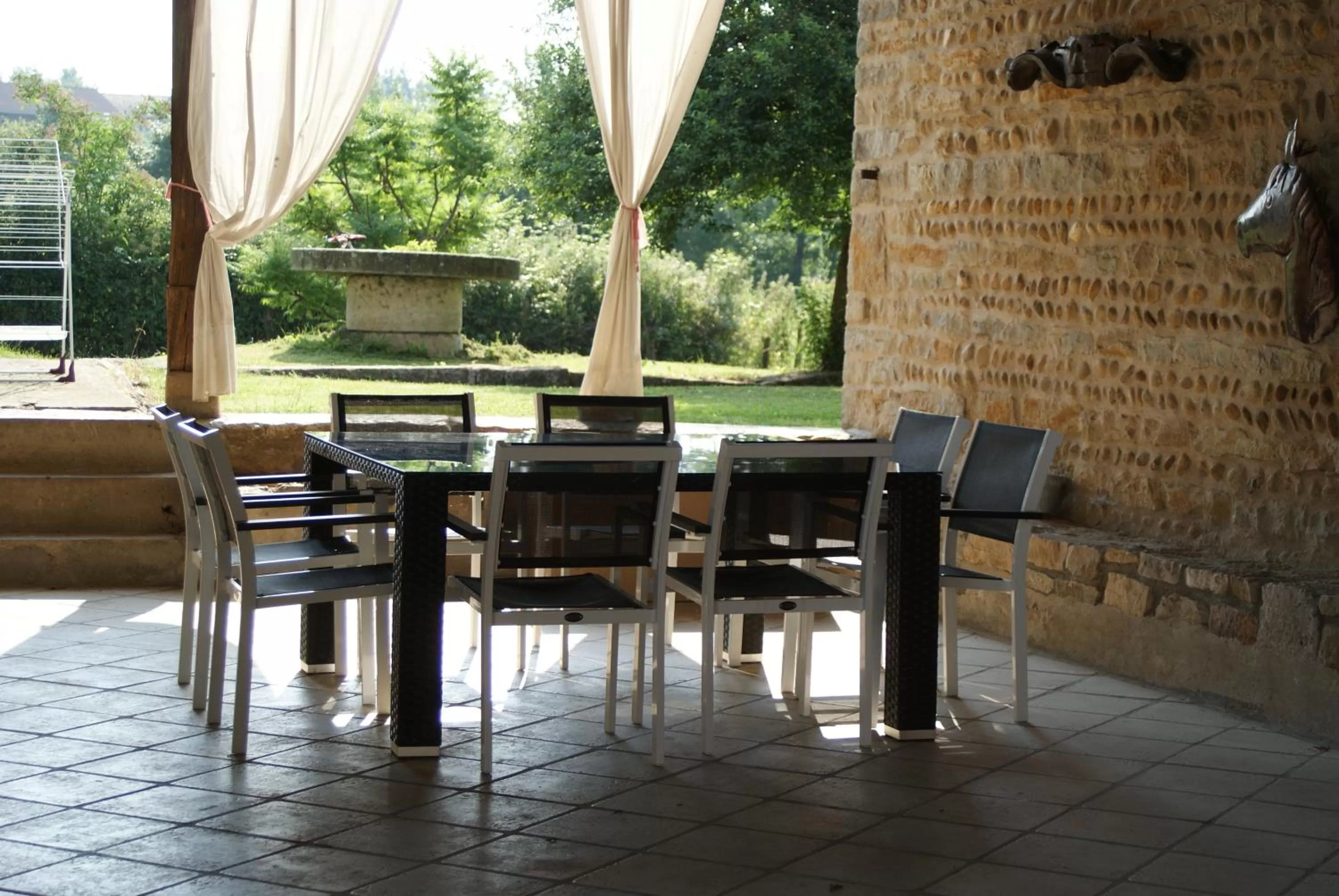 Restaurant/places to eat in Le Moulin de Champagne