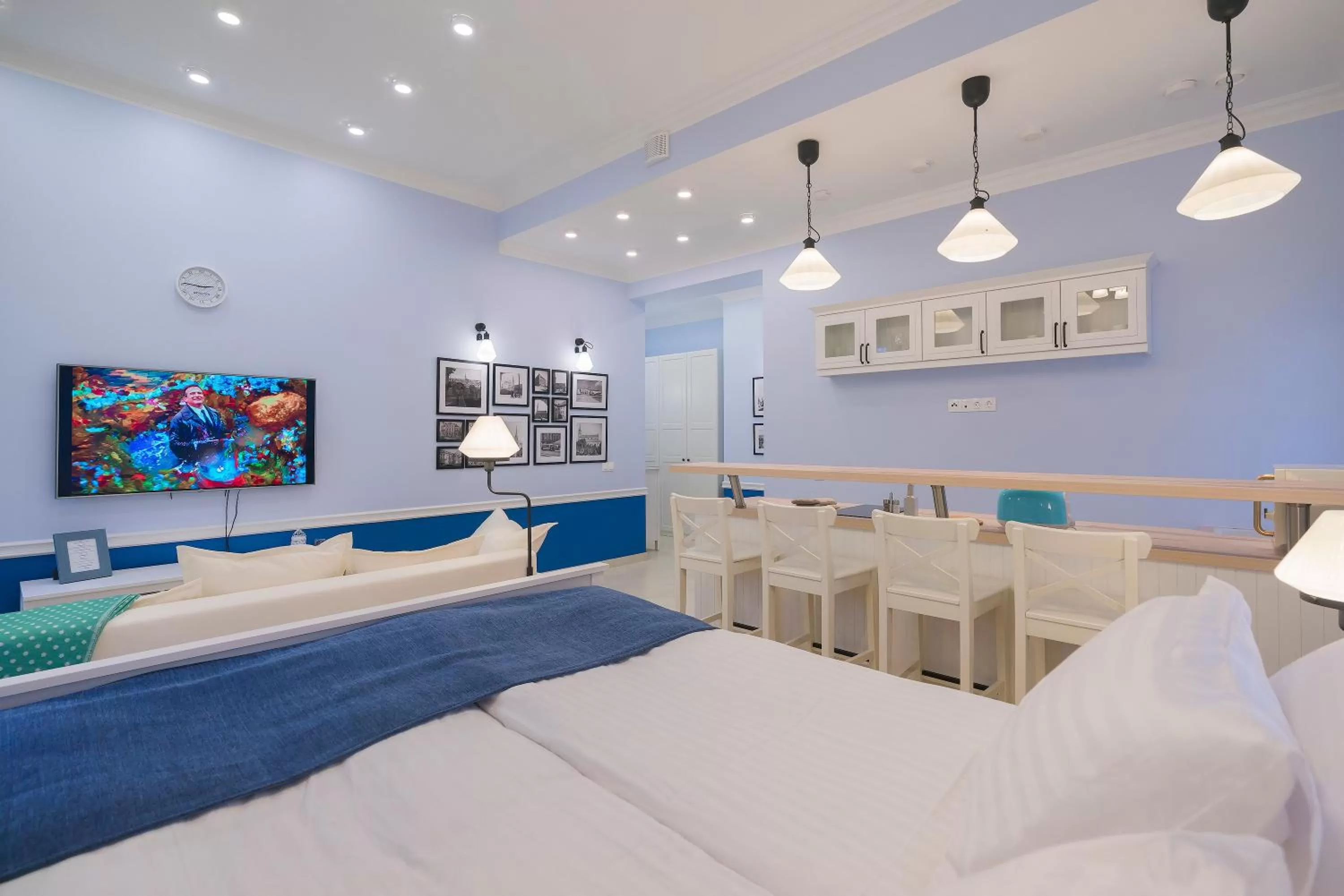 Kitchen or kitchenette, Bed in Revelton Suites Tallinn