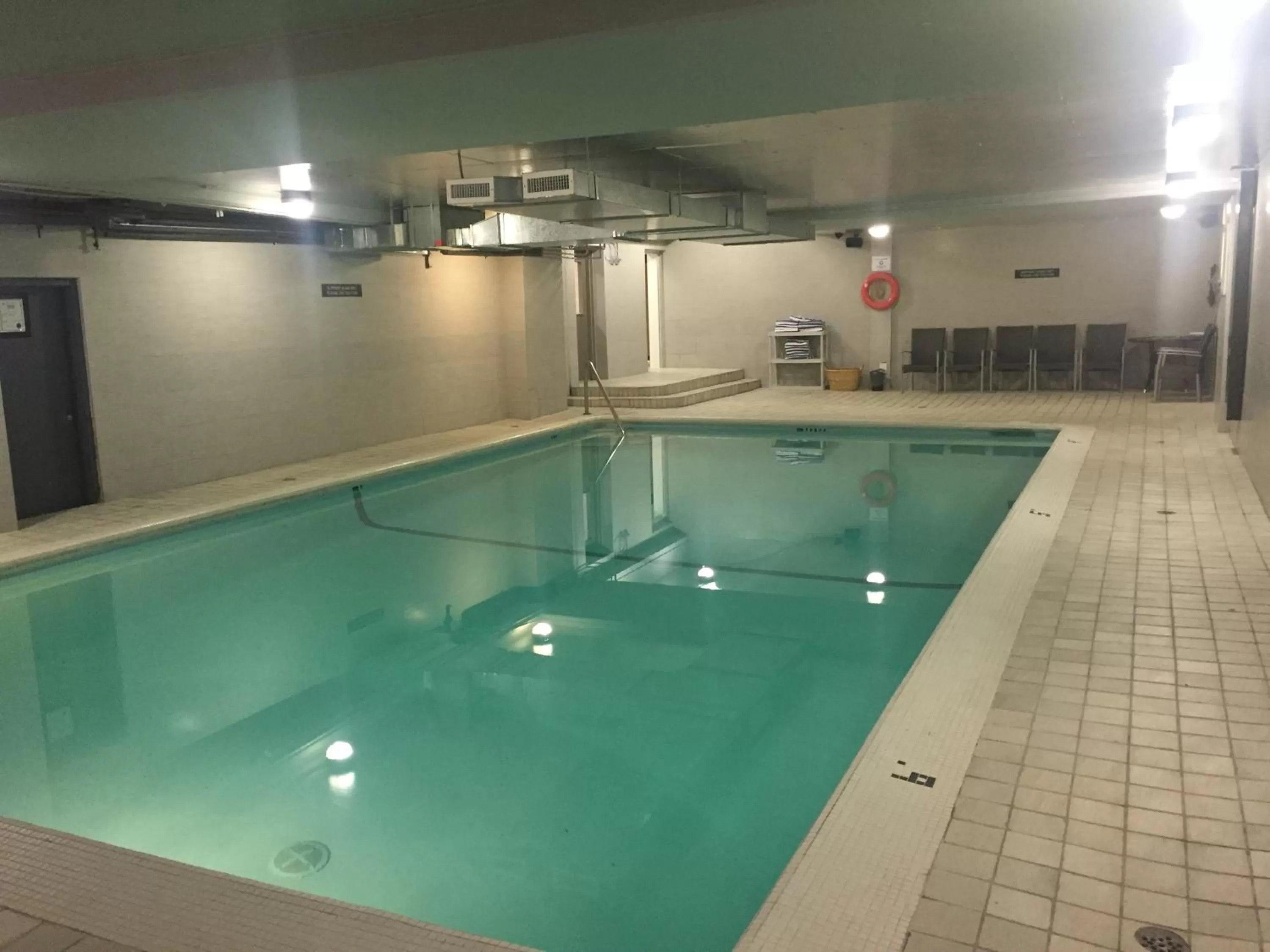 Fitness centre/facilities in Century Plaza Hotel