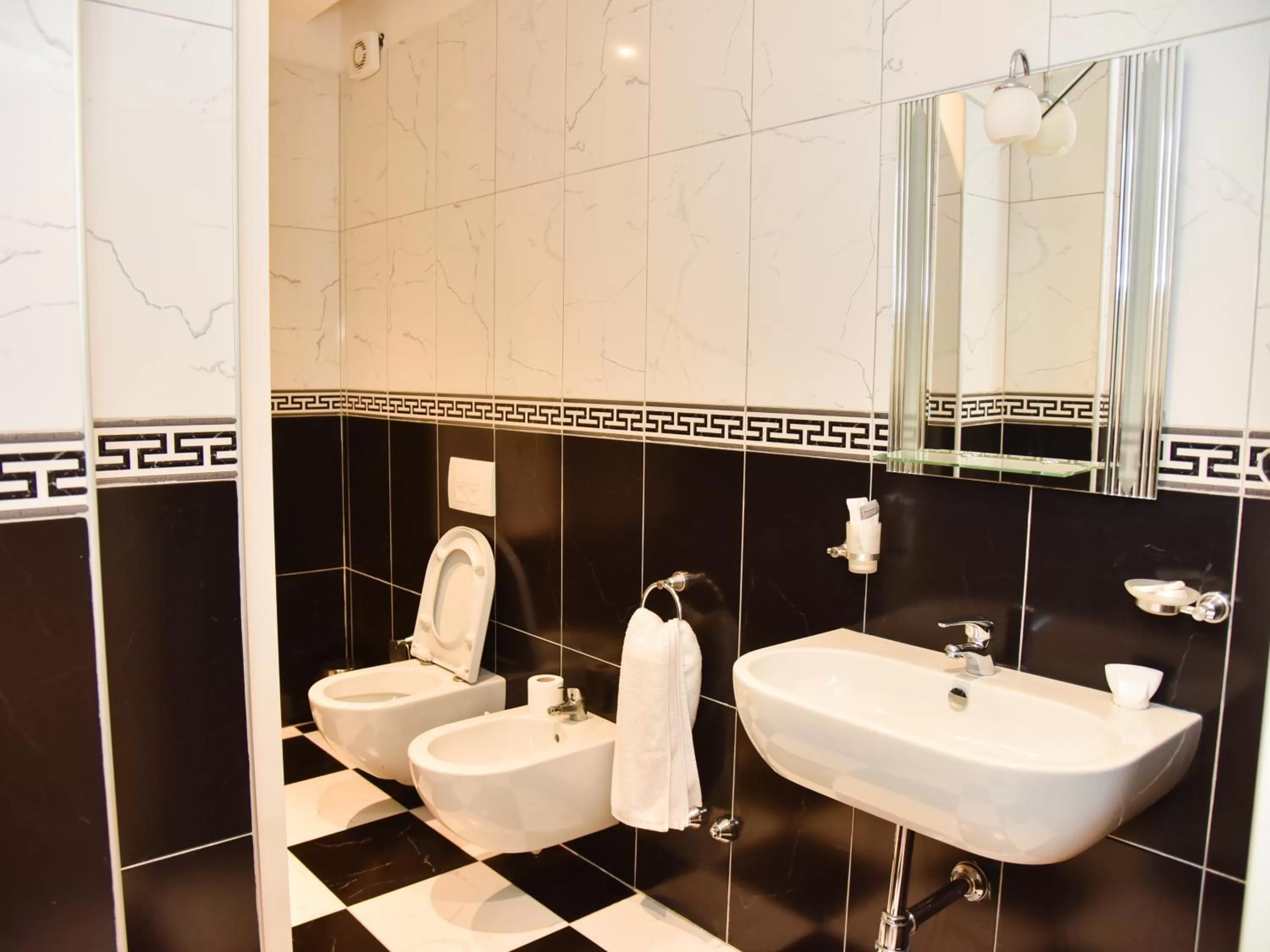 Bathroom in Hotel Continental