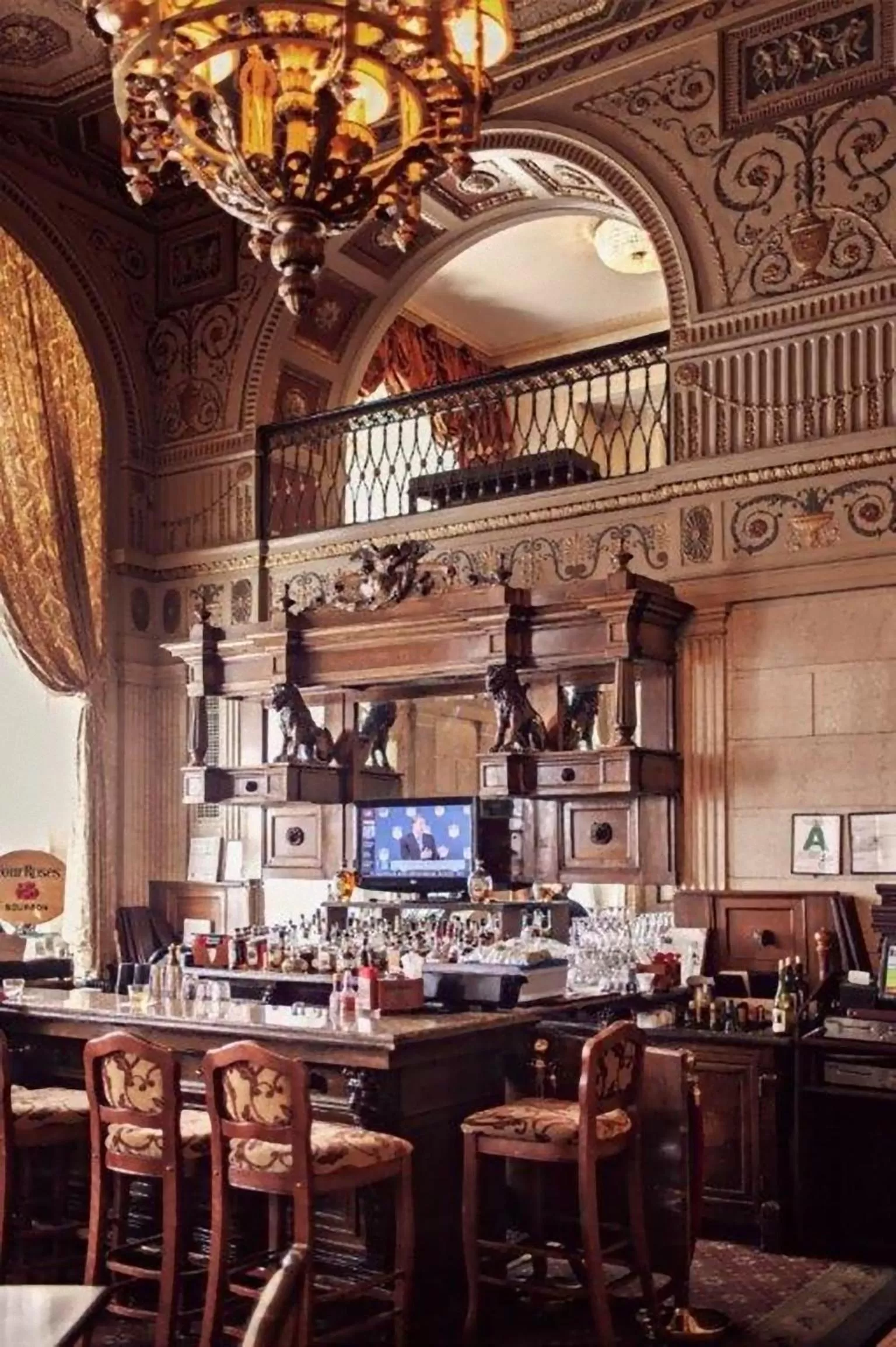 Lounge or bar in The Brown Hotel