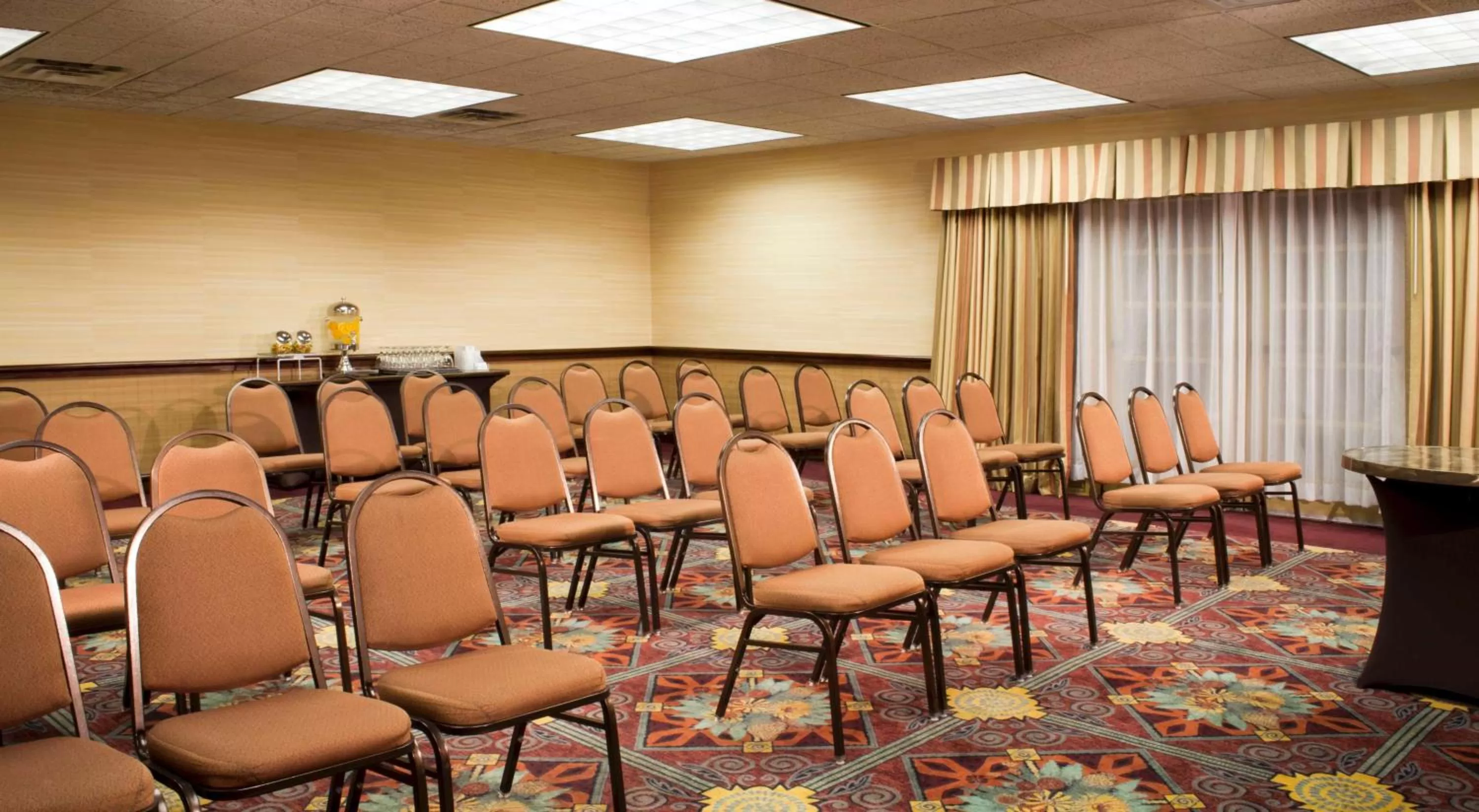 Meeting/conference room in Embassy Suites by Hilton Flagstaff