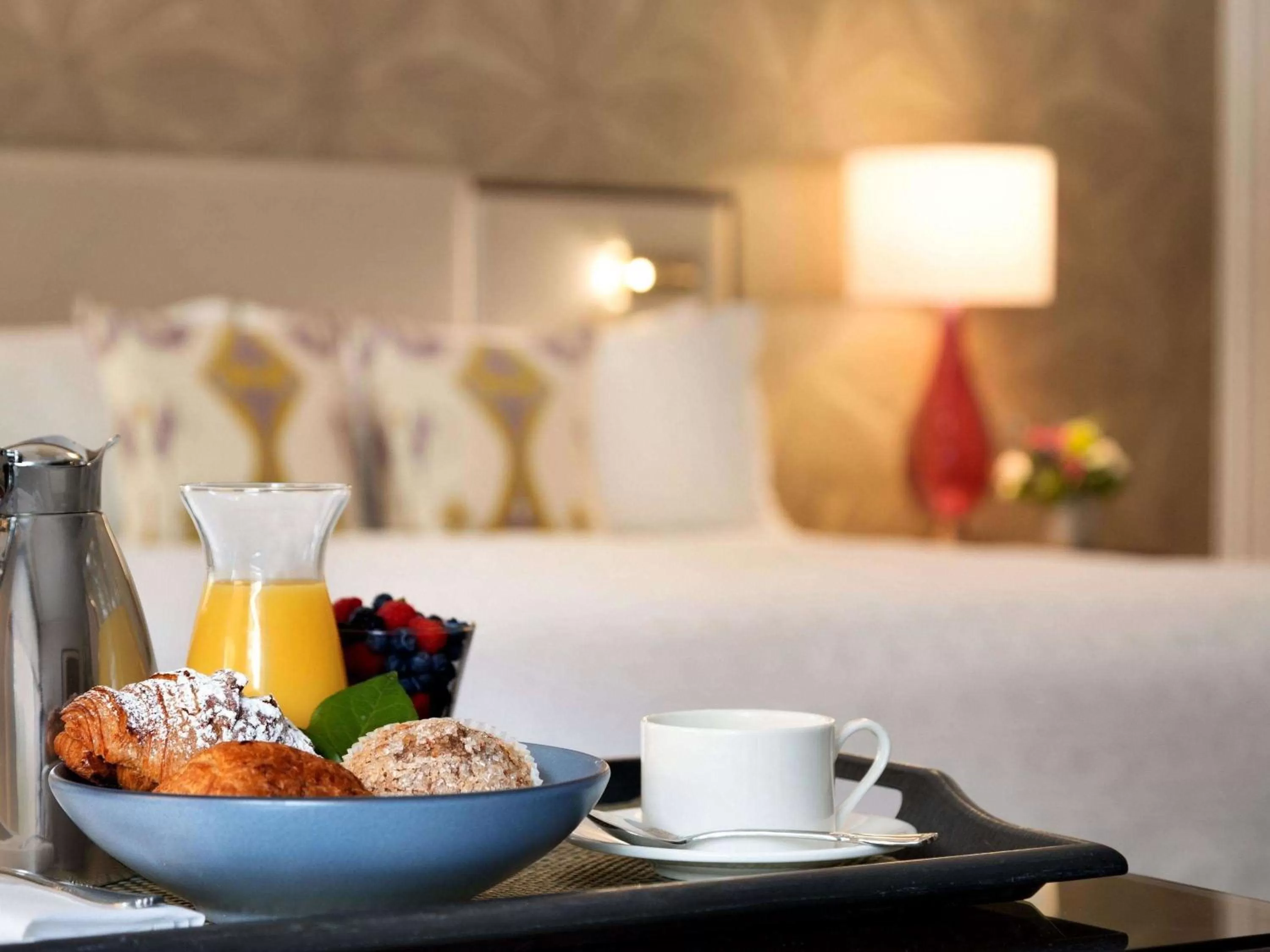 Restaurant/places to eat in Claremont Resort & Club