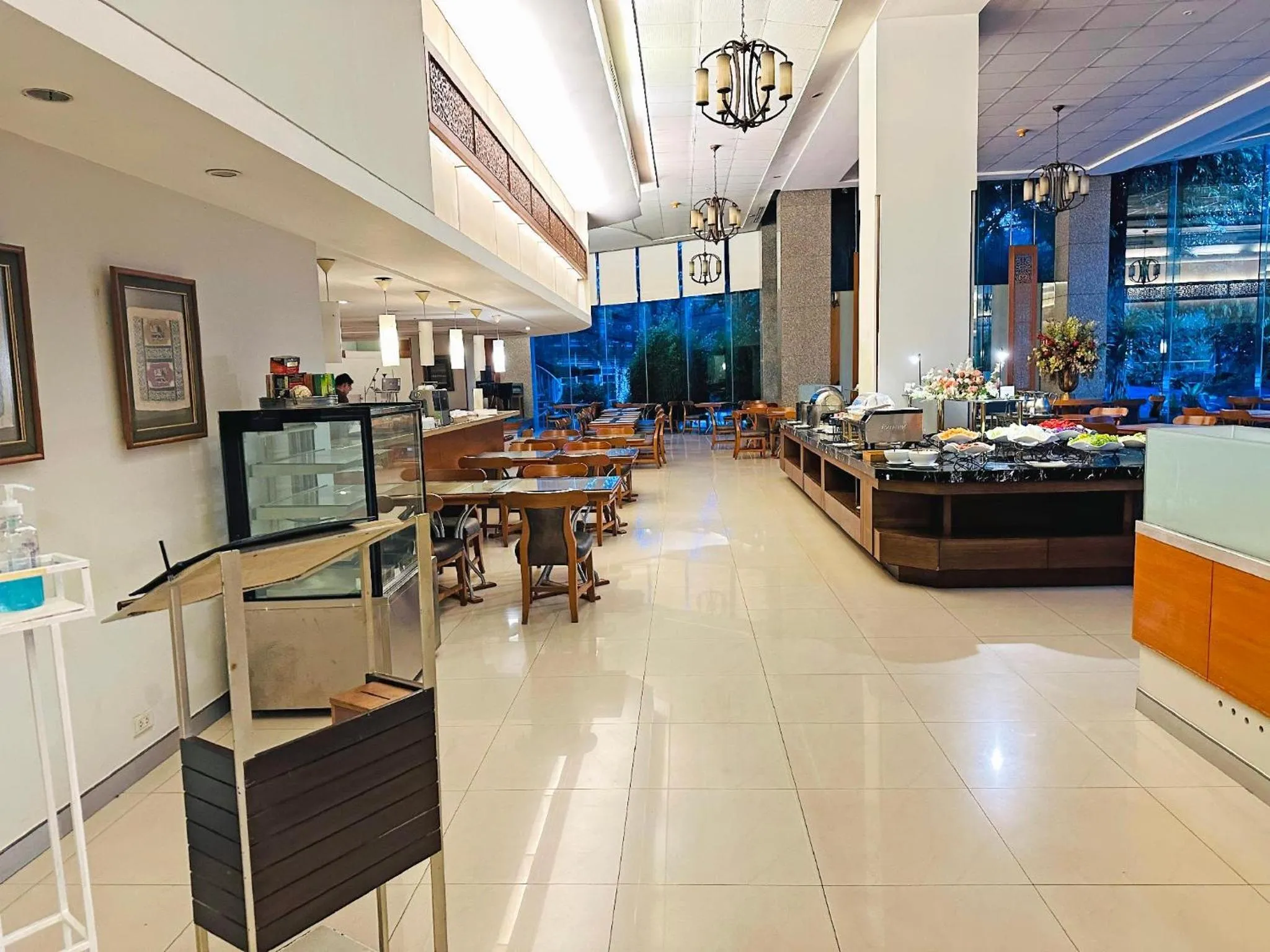 Restaurant/places to eat in Lanna Palace 2004