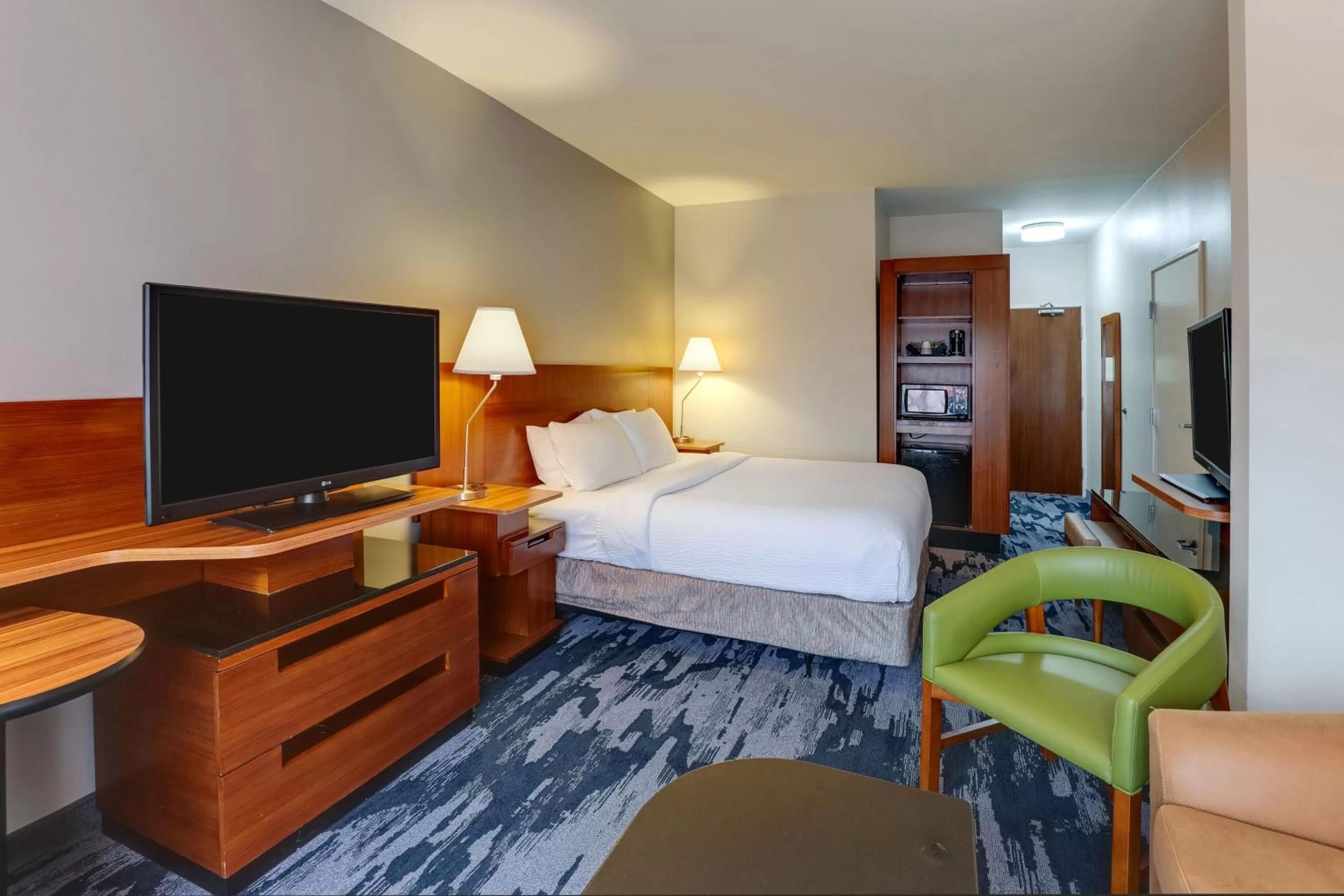 Photo of the whole room, Bed in Fairfield Inn & Suites by Marriott Fort Worth I-30 West Near NAS JRB