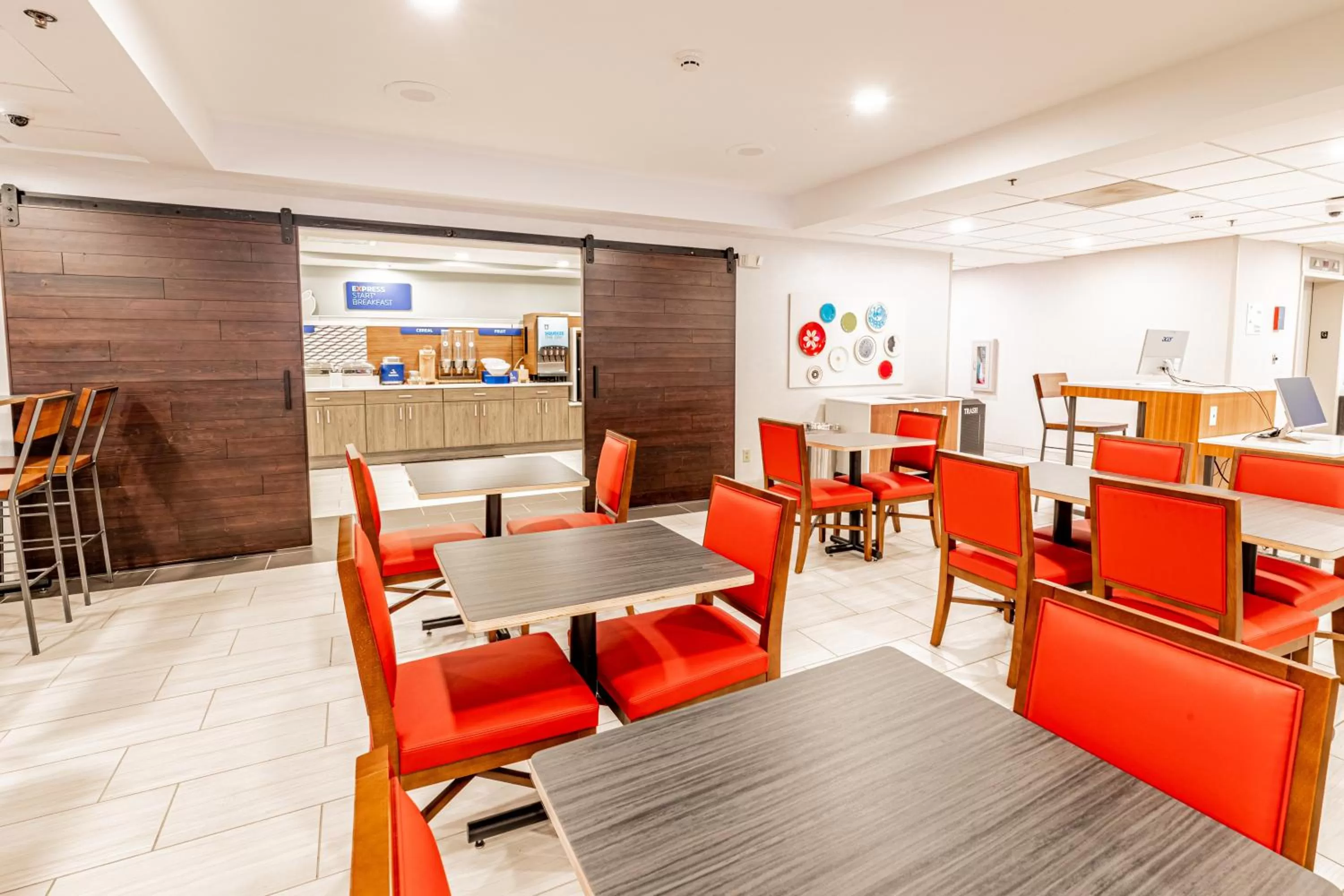 Breakfast in Holiday Inn Express Indianapolis South by IHG