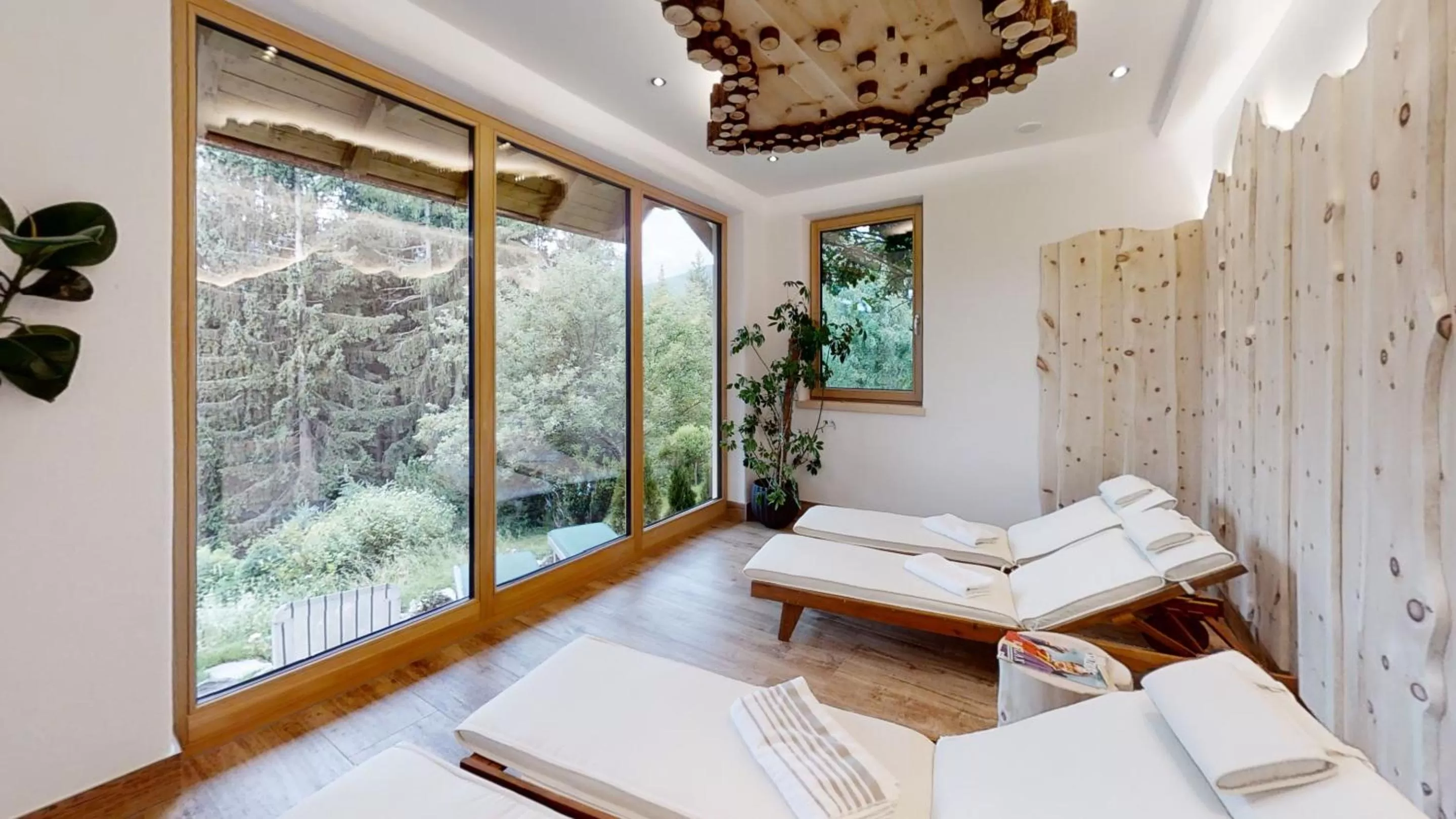 Spa and wellness centre/facilities in Hotel Häuserl im Wald