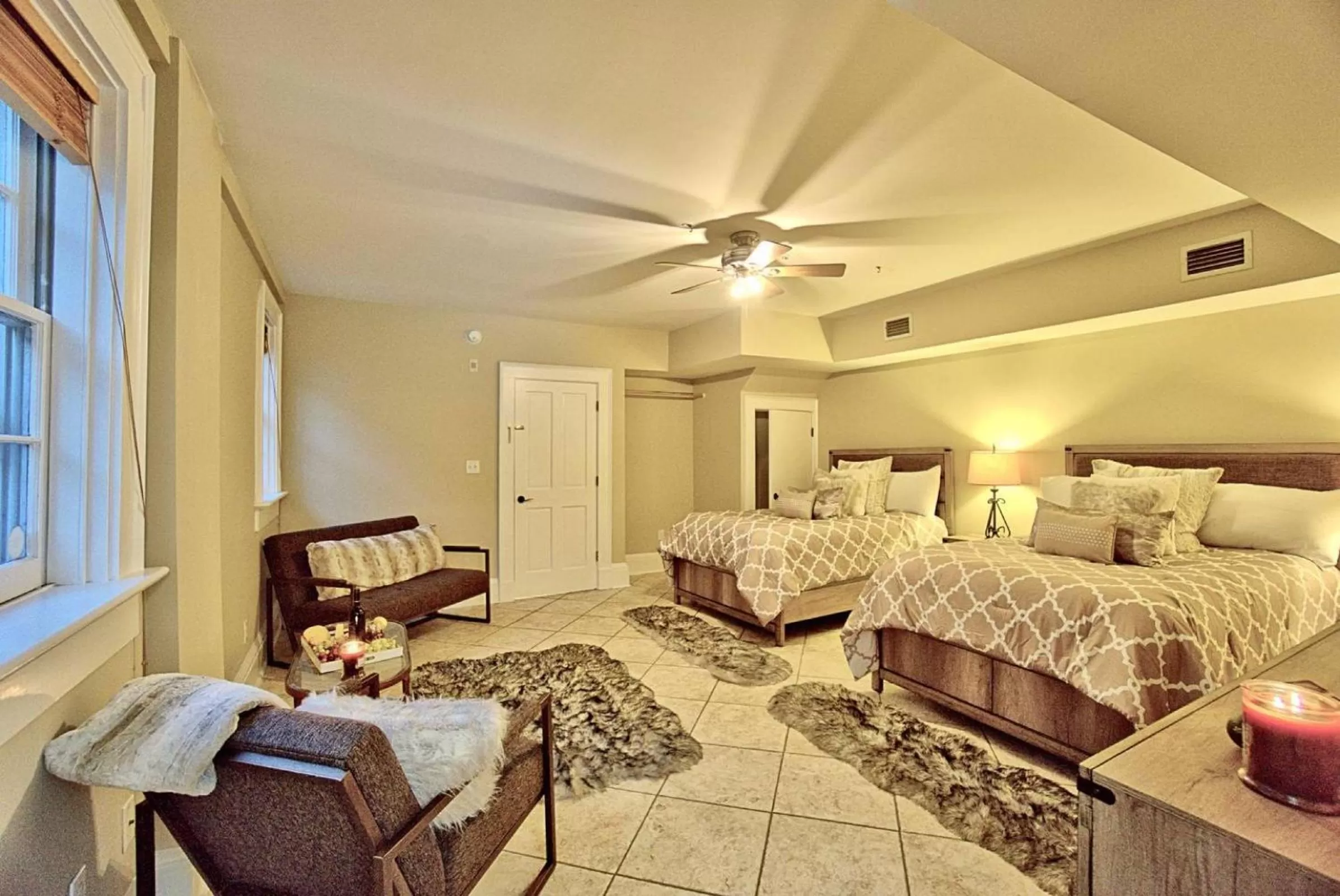 Bedroom in Comfy Carriage House Steps from the River