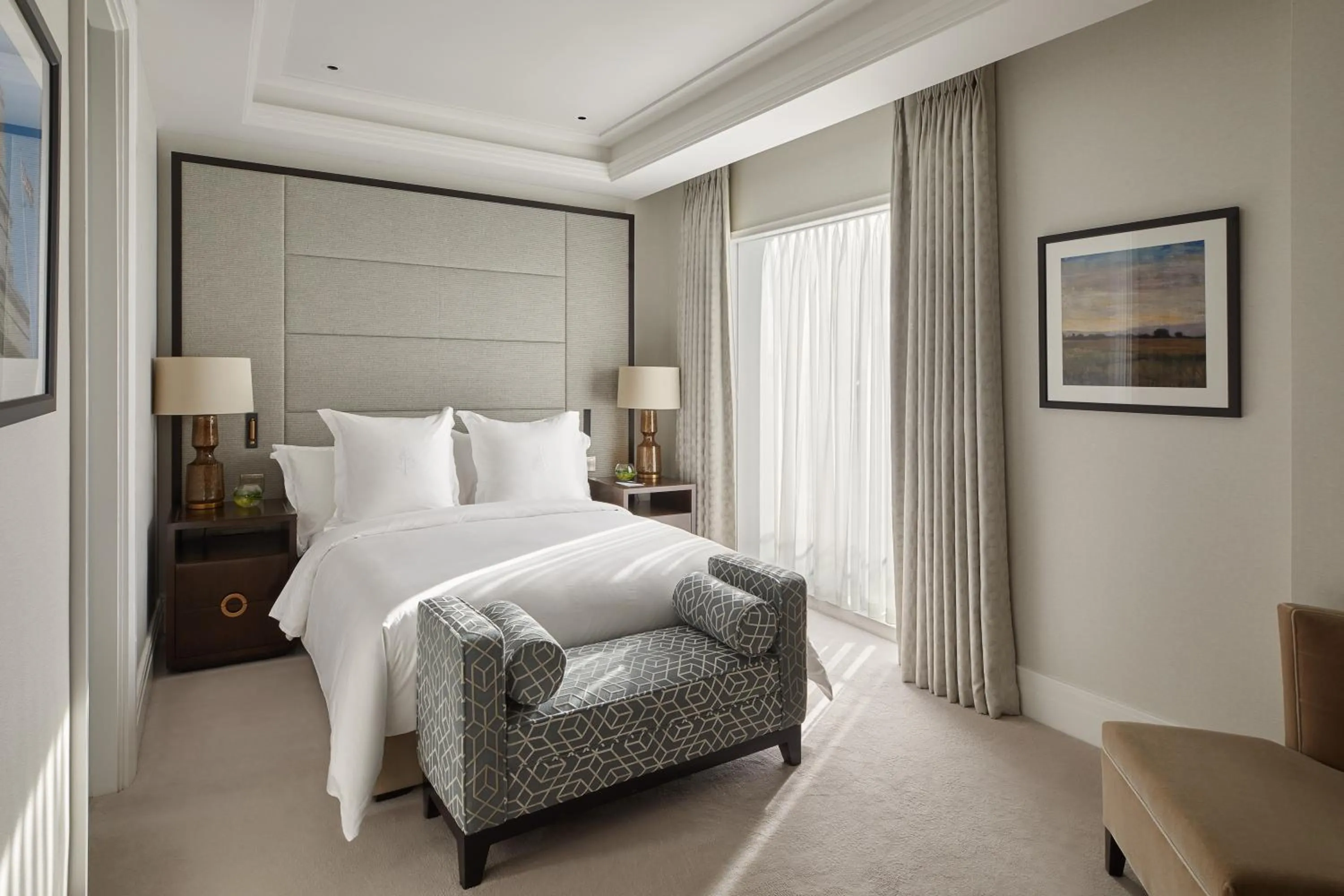 Bedroom, Bed in Four Seasons Hotel London at Tower Bridge