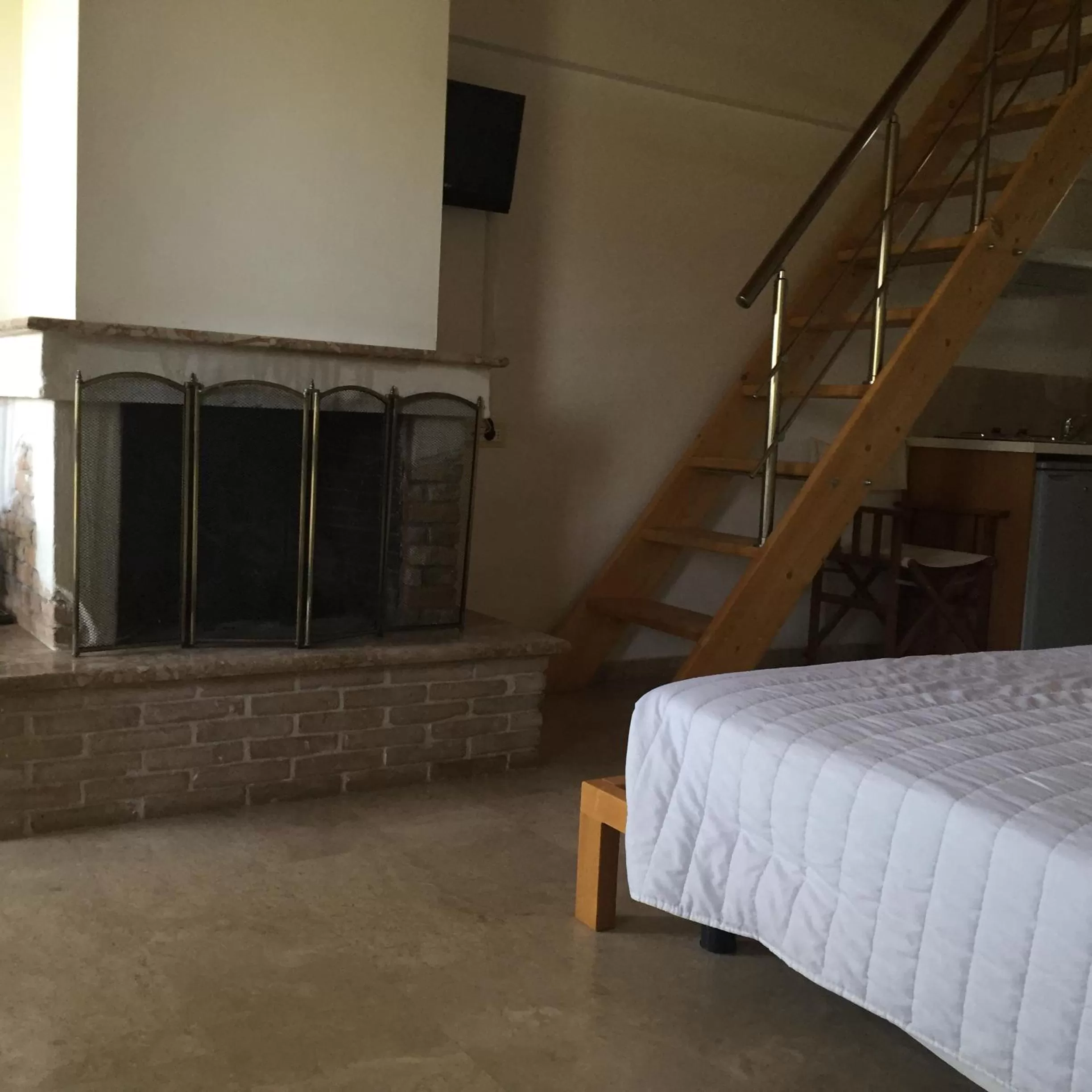 Decorative detail, Bed in Hani Inn