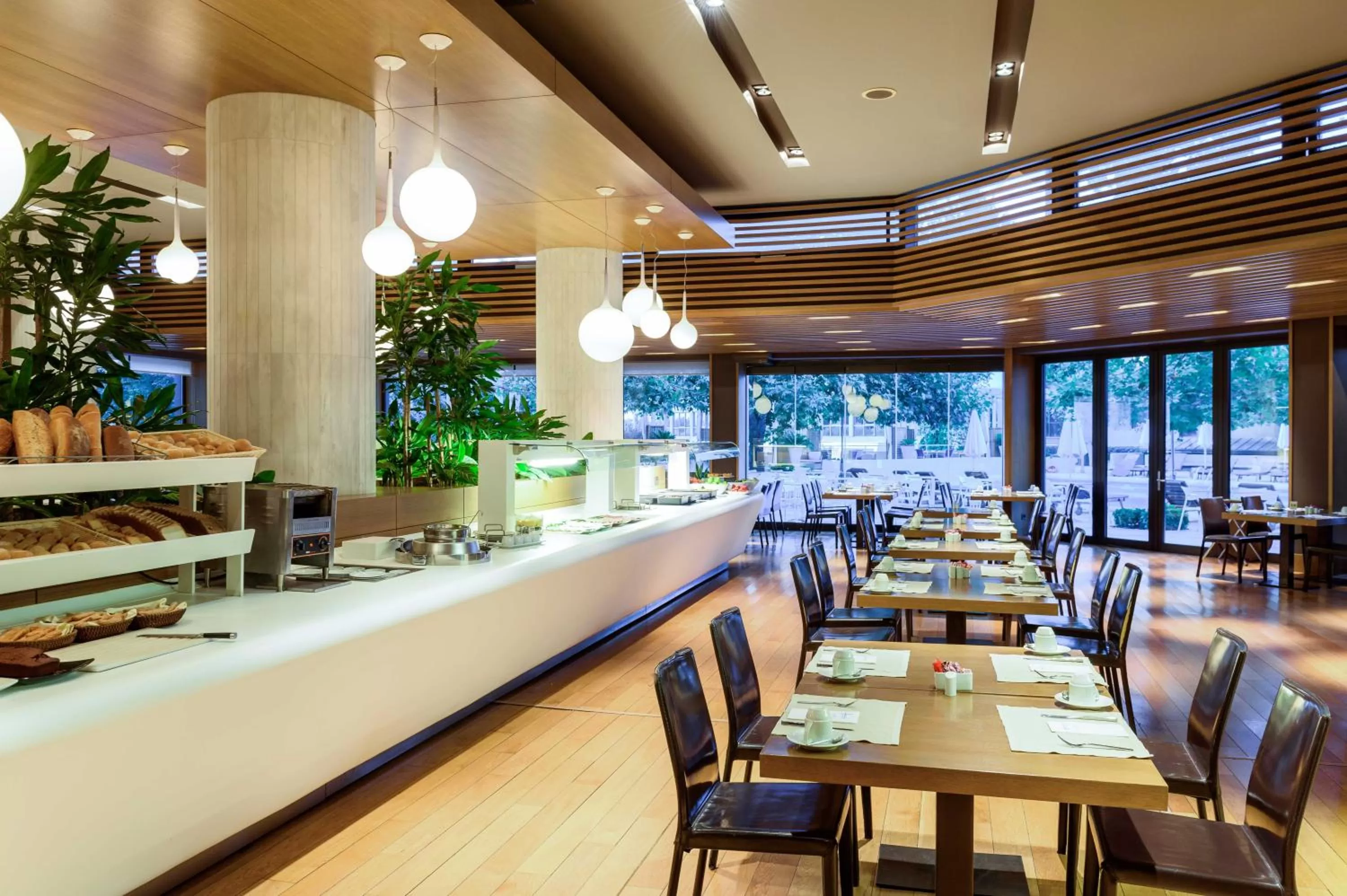 Restaurant/places to eat in Alexander Beach Hotel & Spa