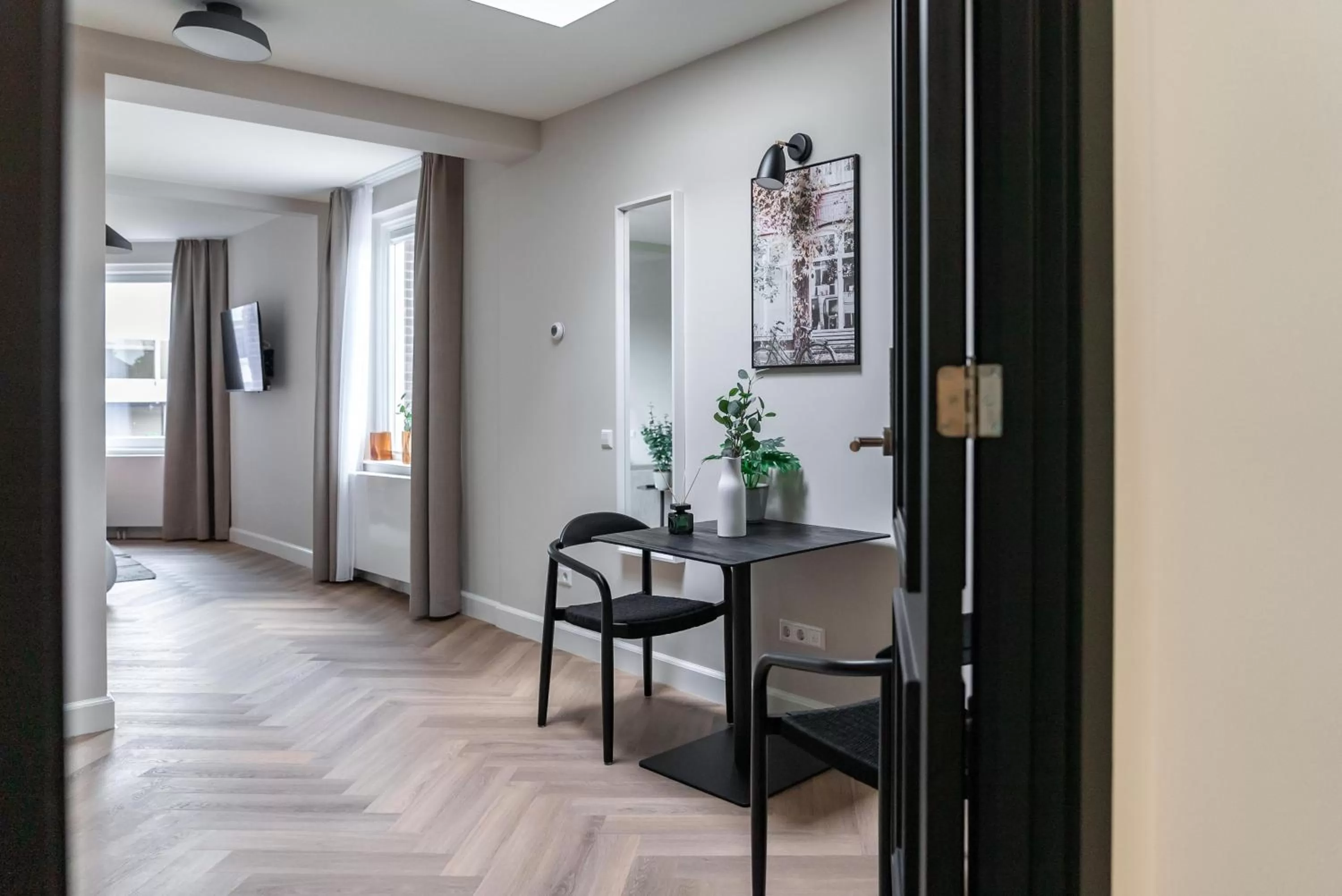 Seating area in Limehome The Hague Keizerstraat