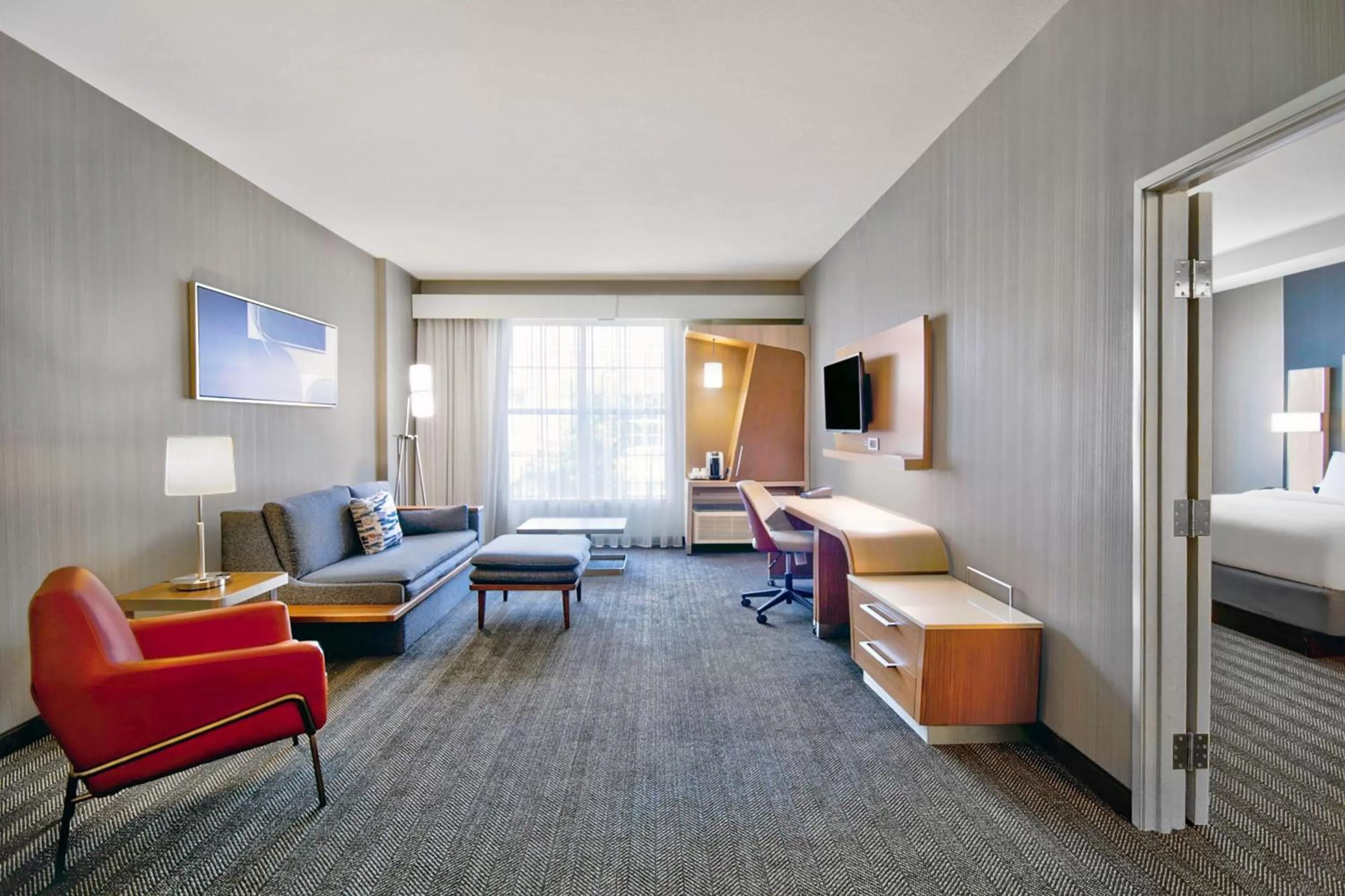 Living room, Bed in Courtyard by Marriott Nashville Green Hills