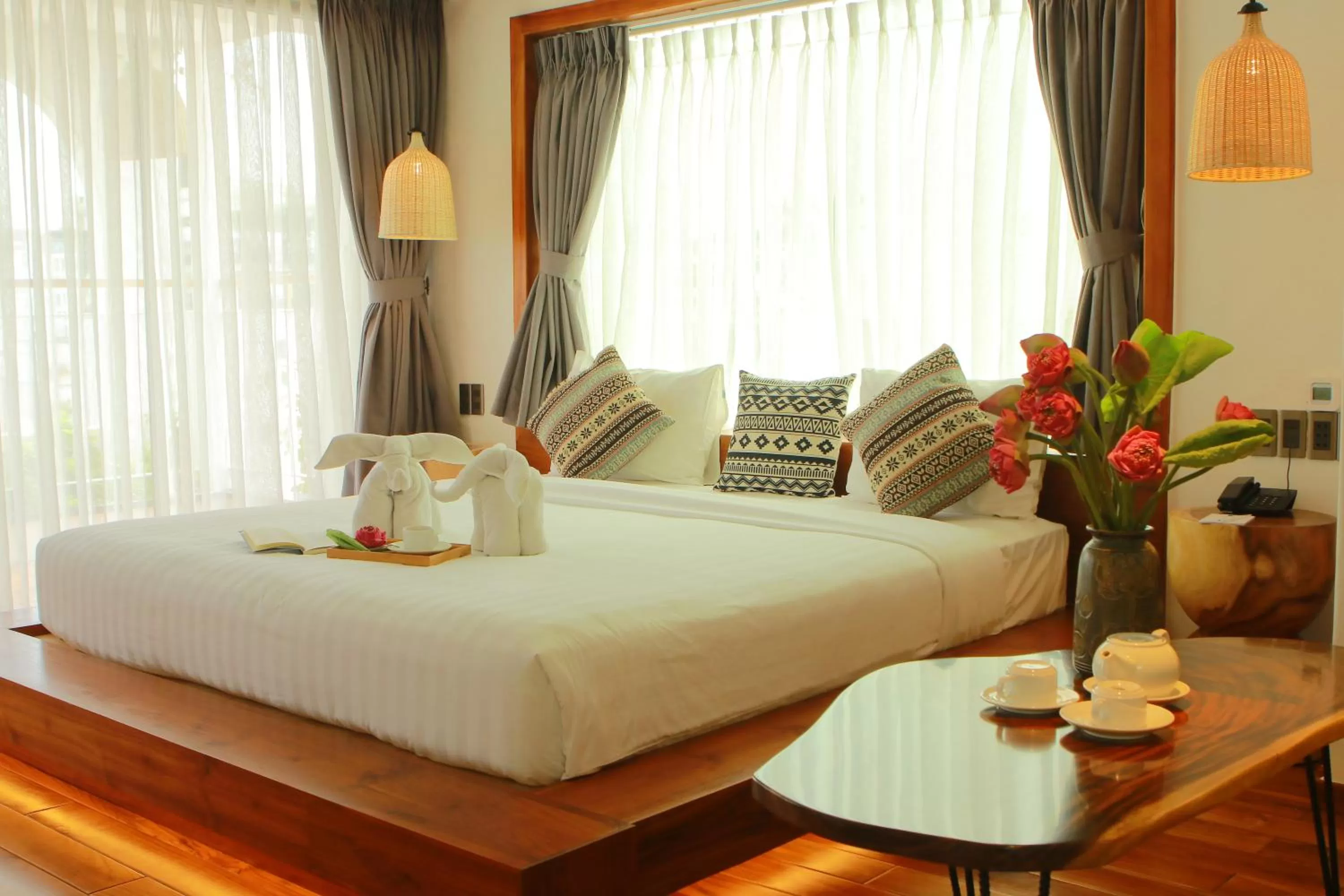 Bed in Duc Vuong Saigon Hotel - Bui Vien