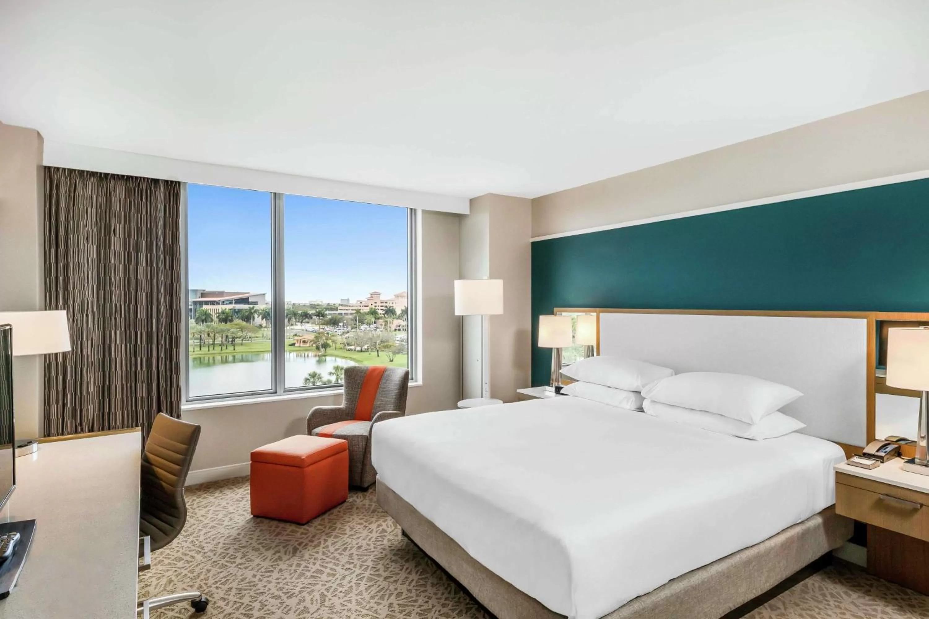 Bedroom, Bed in Hilton Miami Dadeland