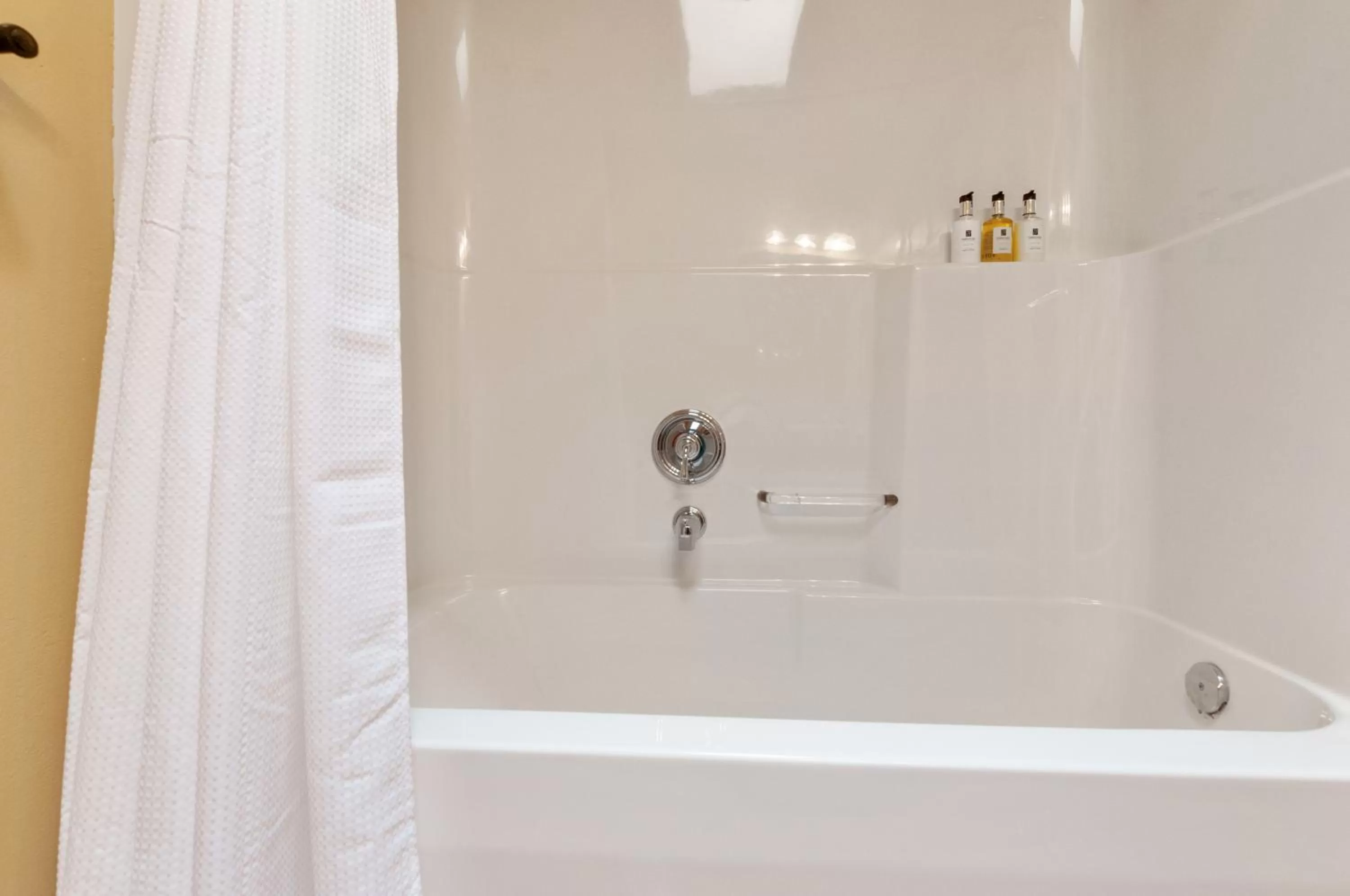 Shower in Casa Grande Inn & Suites