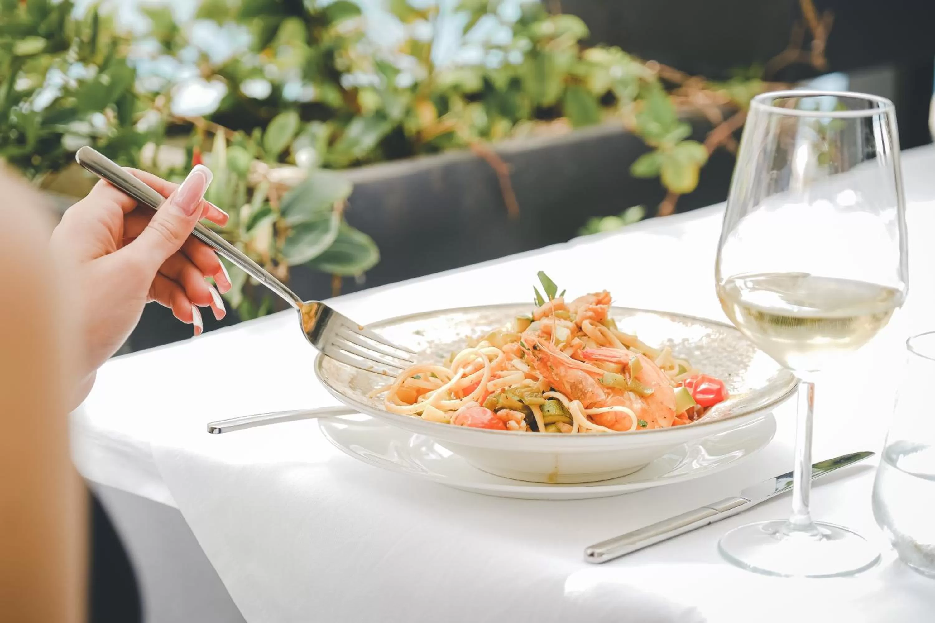 Restaurant/places to eat in Ledina Hotel