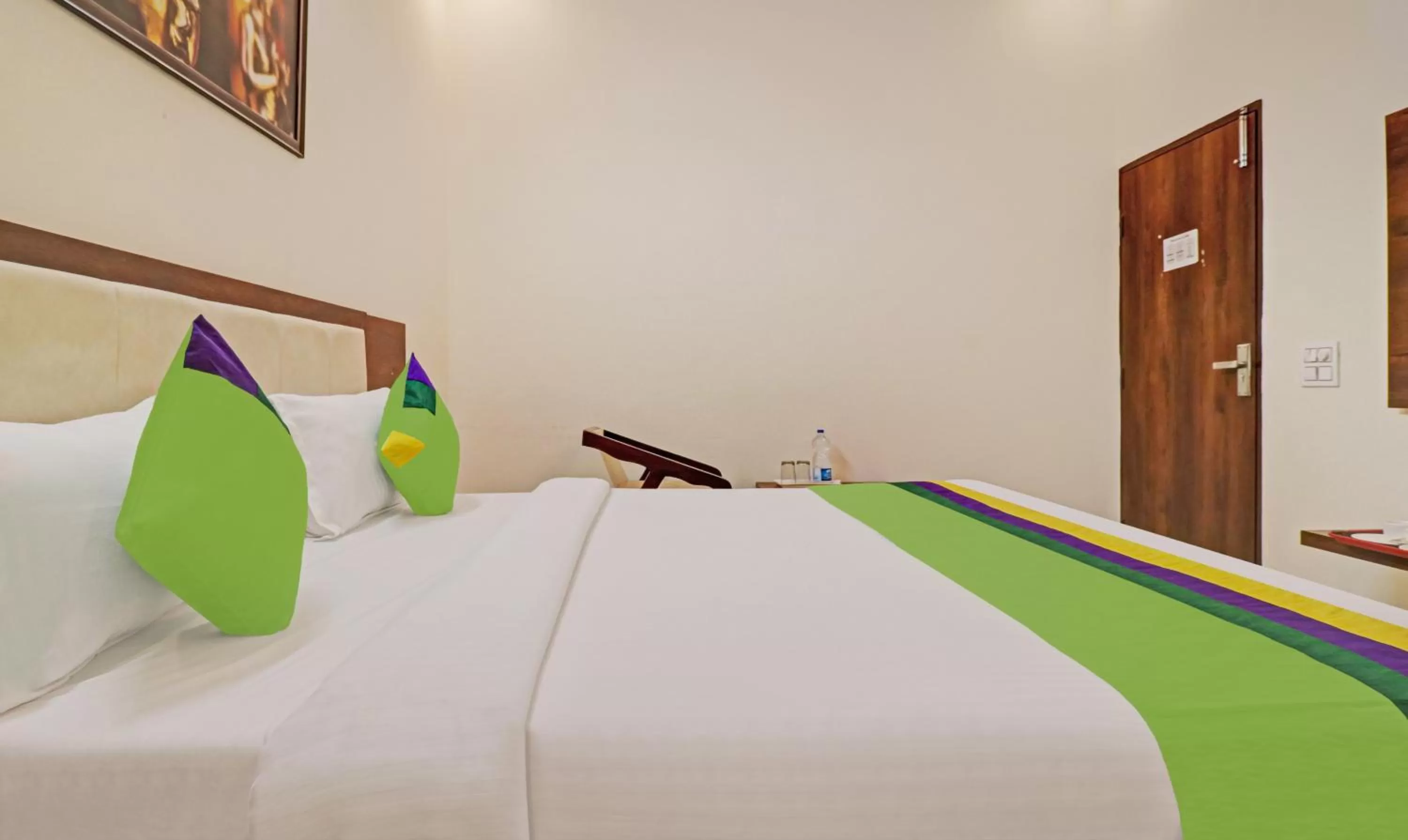 Bedroom, Bed in Treebo Magnum Chandigarh