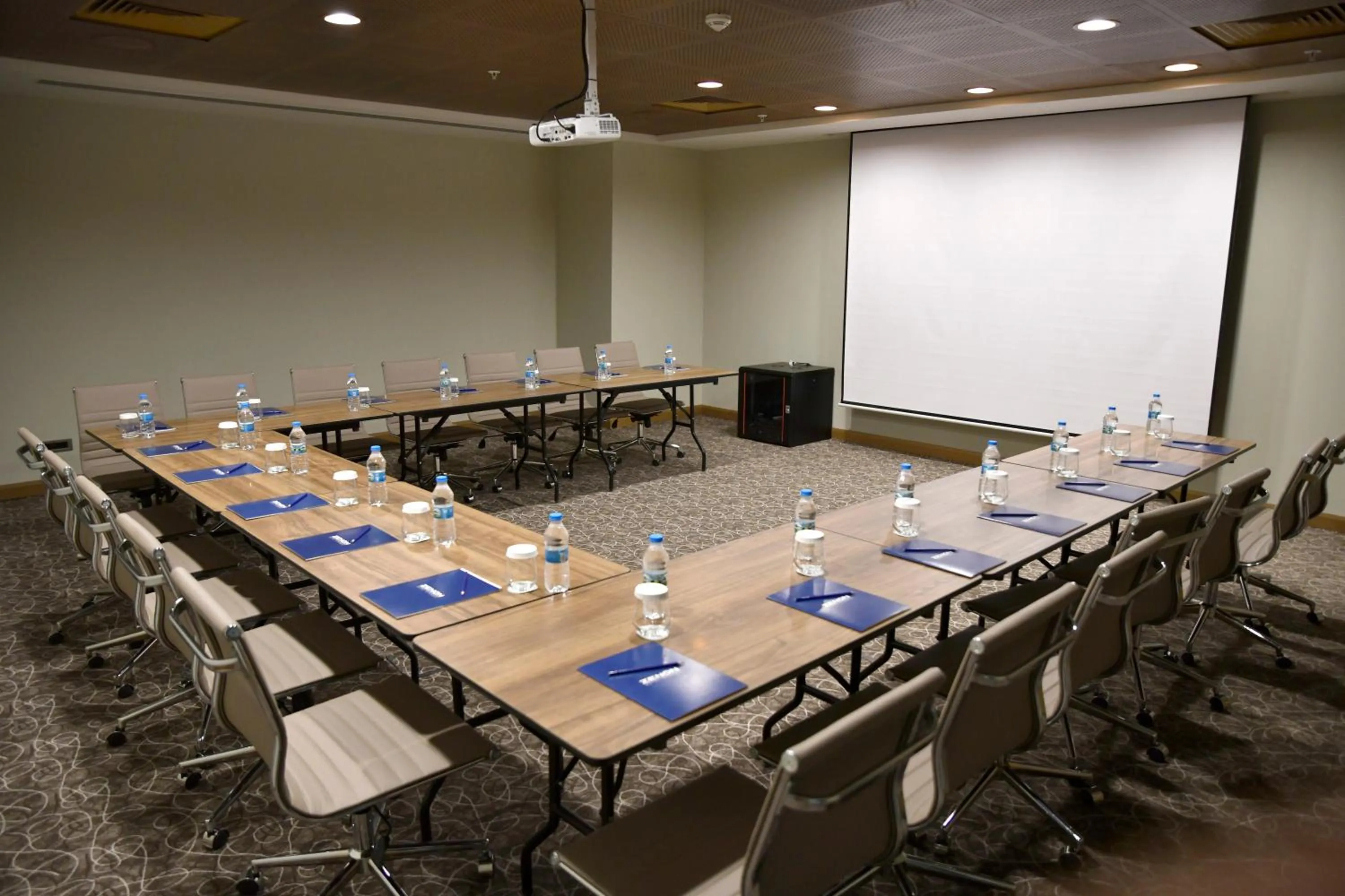 Business facilities in La Quinta by Wyndham Istanbul Gunesli