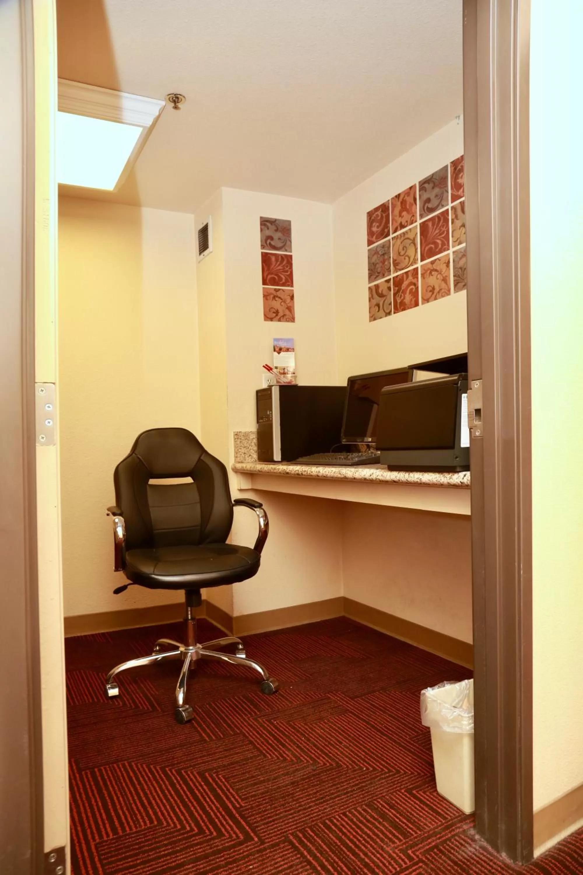 Business facilities in Ramada by Wyndham Fresno Northwest