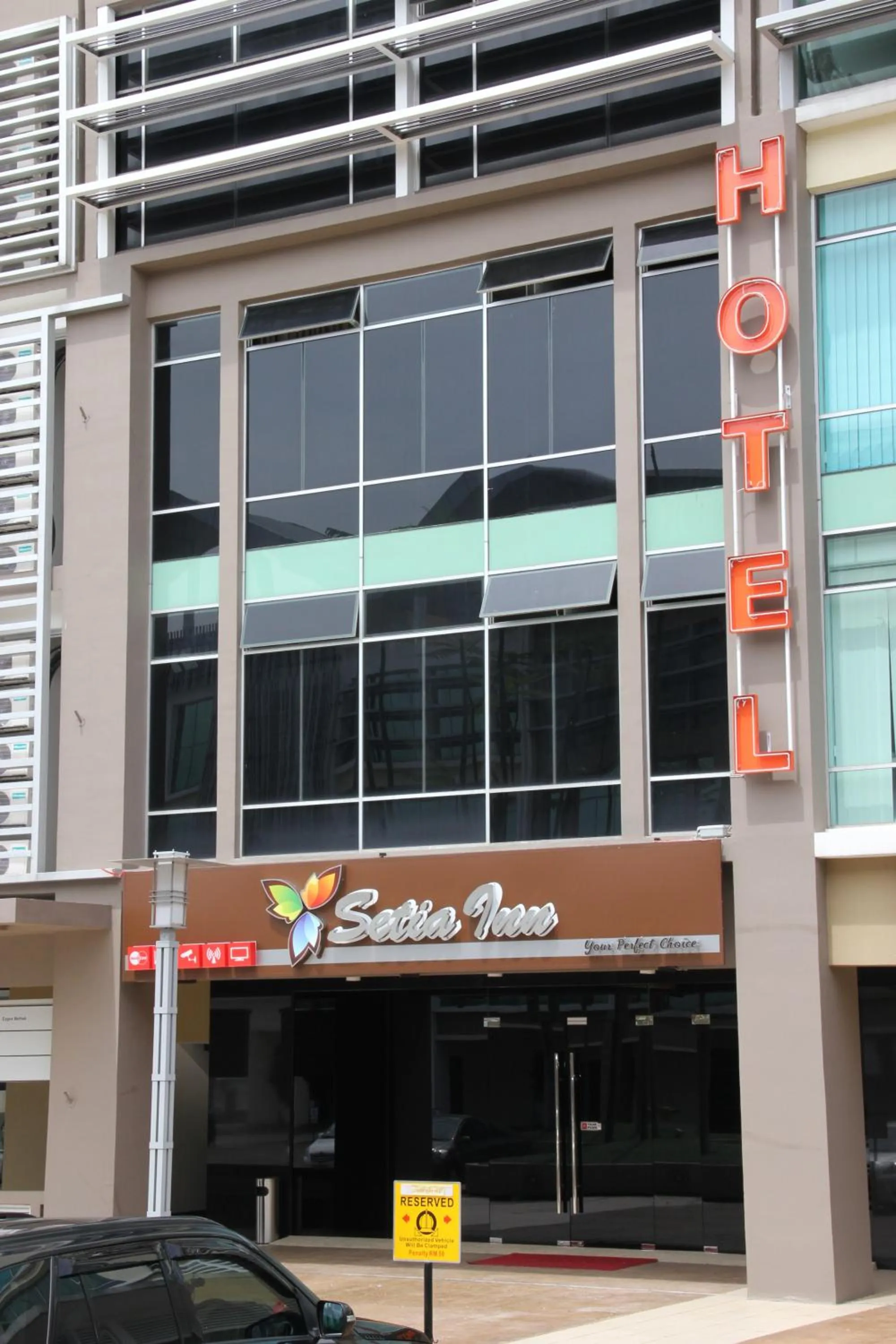 Facade/entrance in Setia Inn